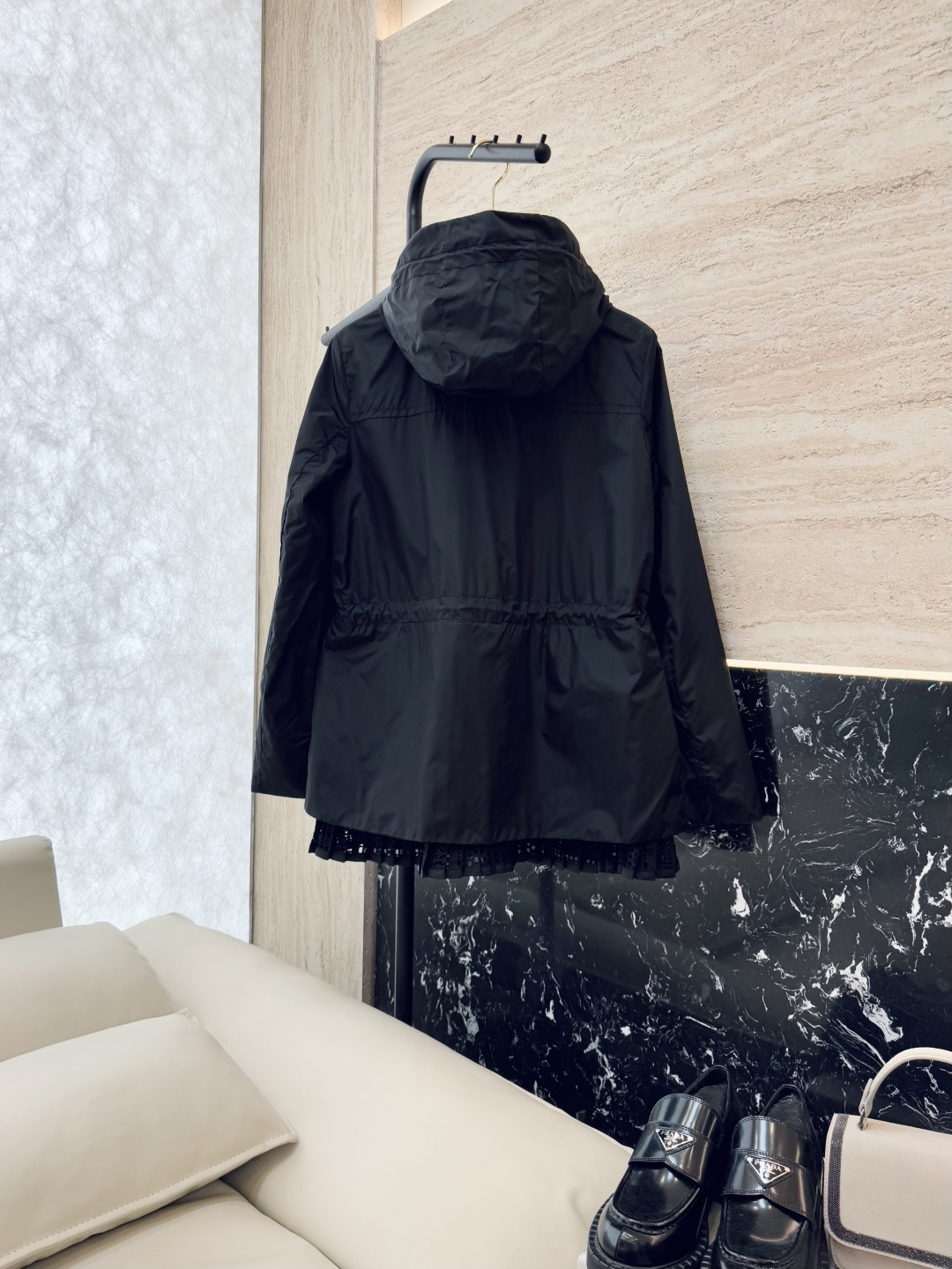 M2319#新款外套🌾Mon 蒙口 荷叶边显瘦拉链款外套 黑色1-2-3-4码