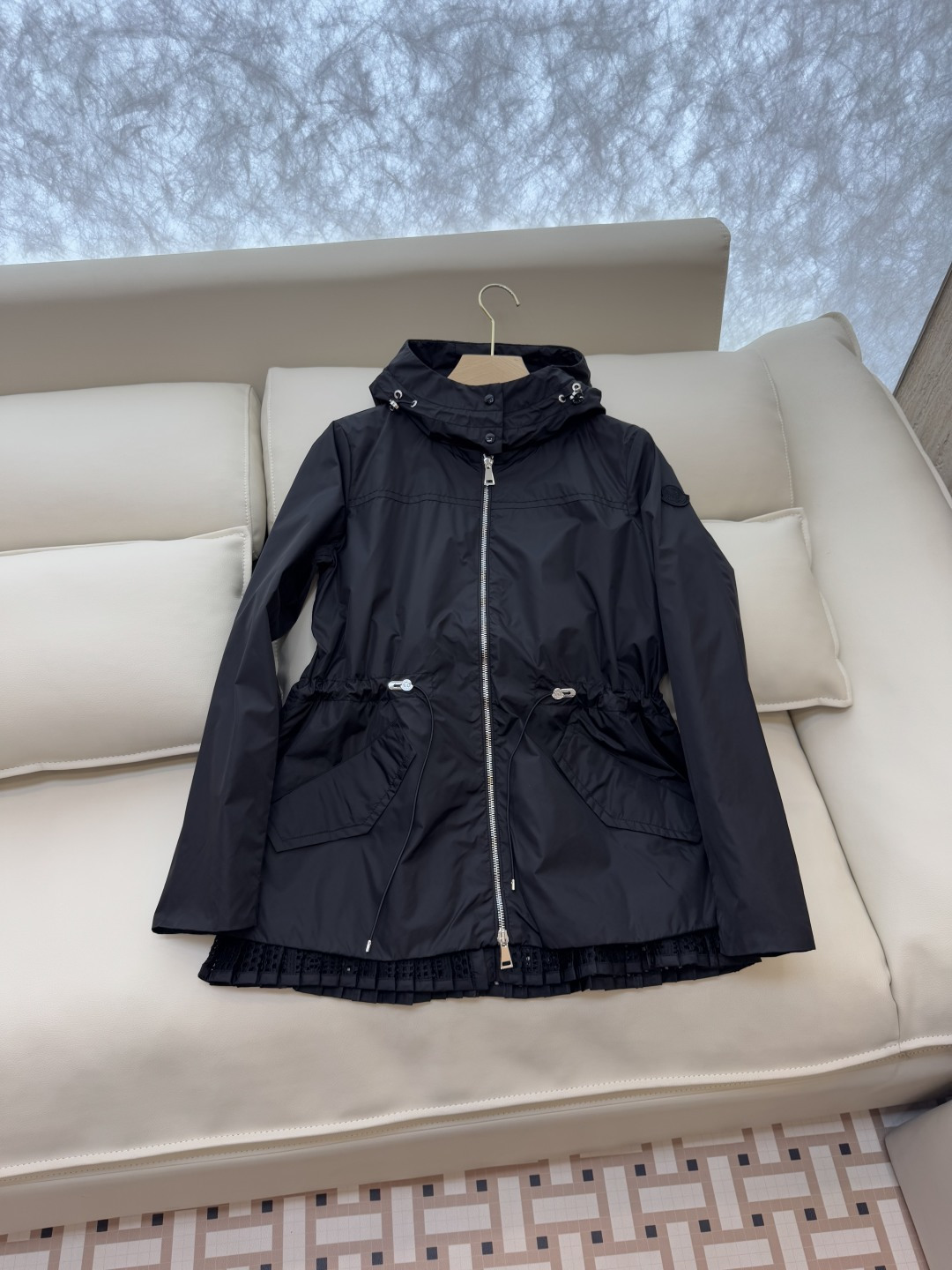 M2319#新款外套🌾Mon 蒙口 荷叶边显瘦拉链款外套 黑色1-2-3-4码