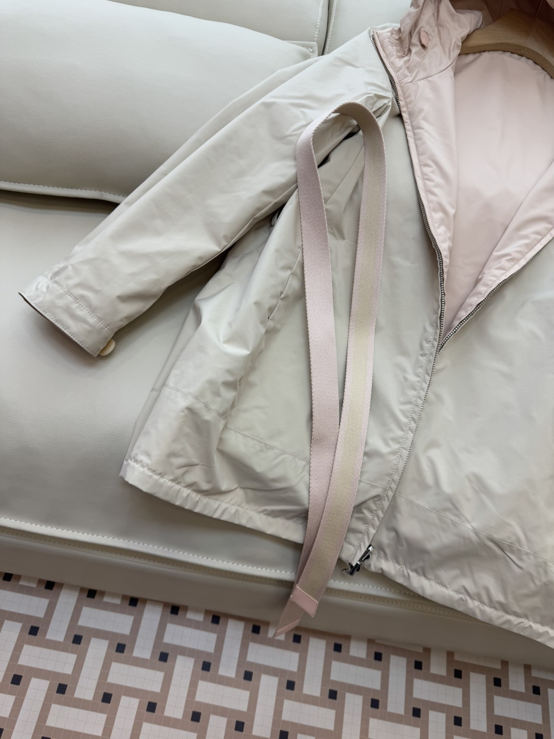 M2202#新款风衣🌾LP 顶级版 两面穿 带帽风衣 粉色 38/40 /42