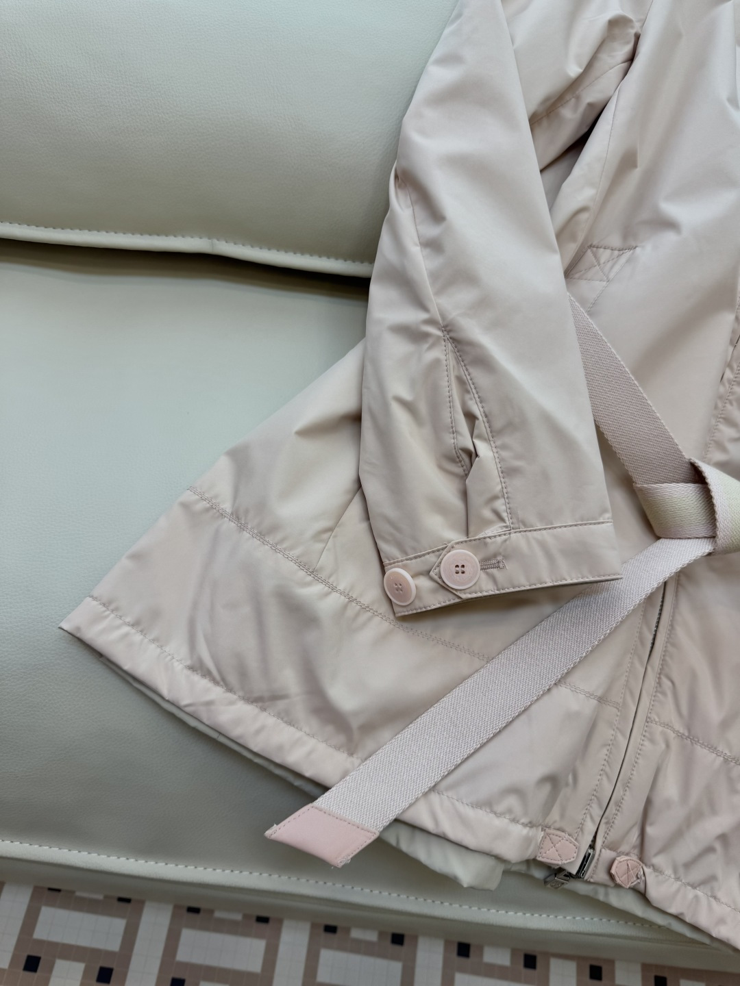 M2202#新款风衣🌾LP 顶级版 两面穿 带帽风衣 粉色 38/40 /42