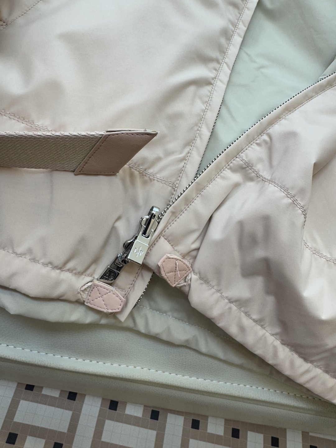 M2202#新款风衣🌾LP 顶级版 两面穿 带帽风衣 粉色 38/40 /42