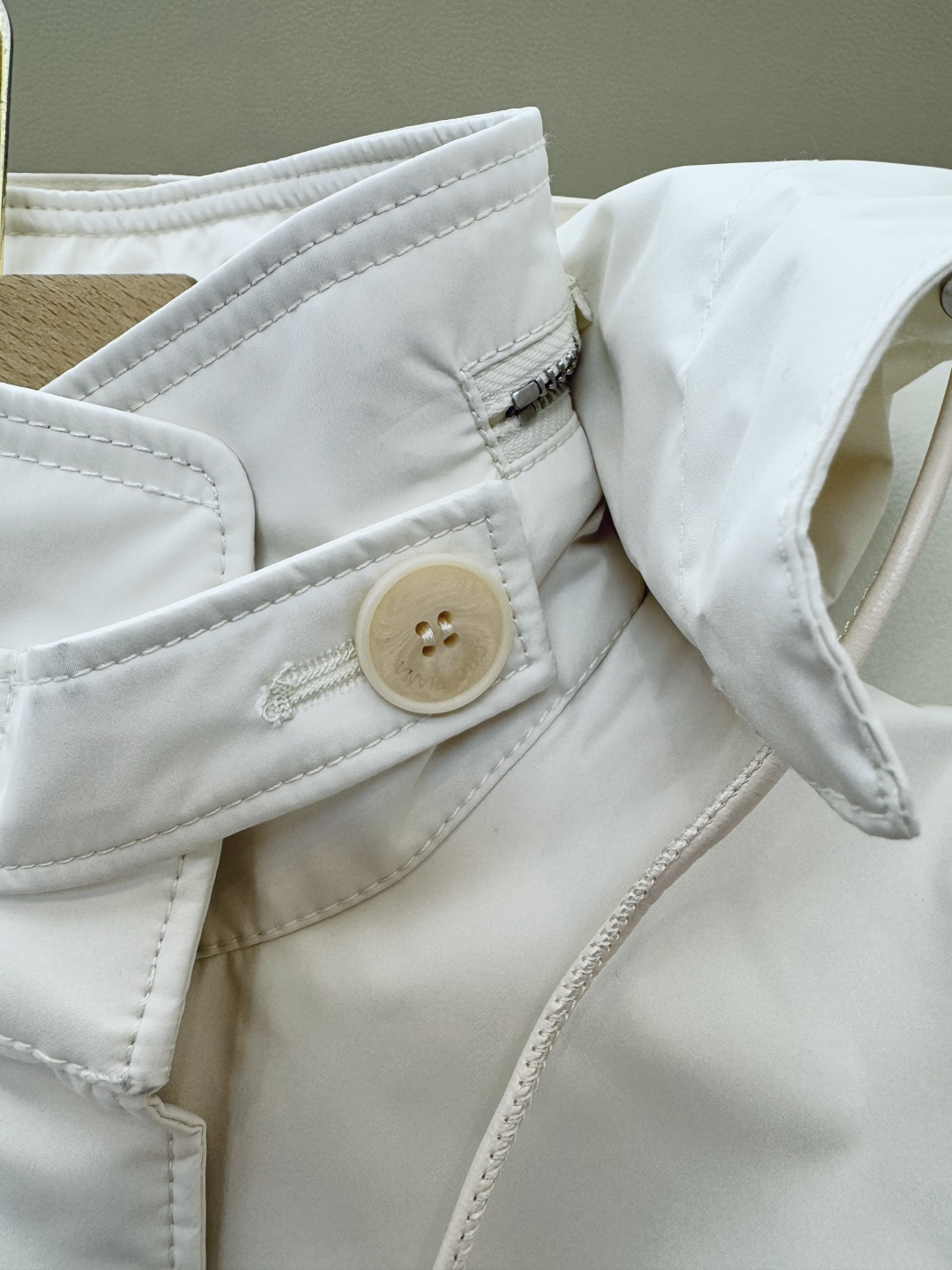 M2358#新款外套🌾LP 顶级版 夹棉 显瘦抽绳设计短外套 两色 38/40/42