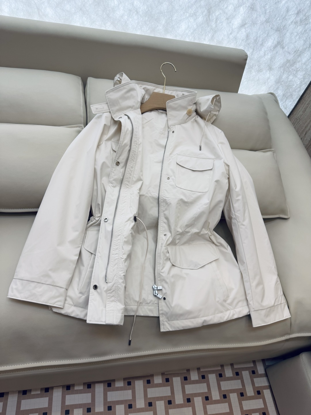 M2358#新款外套🌾LP 顶级版 夹棉 显瘦抽绳设计短外套 两色 38/40/42