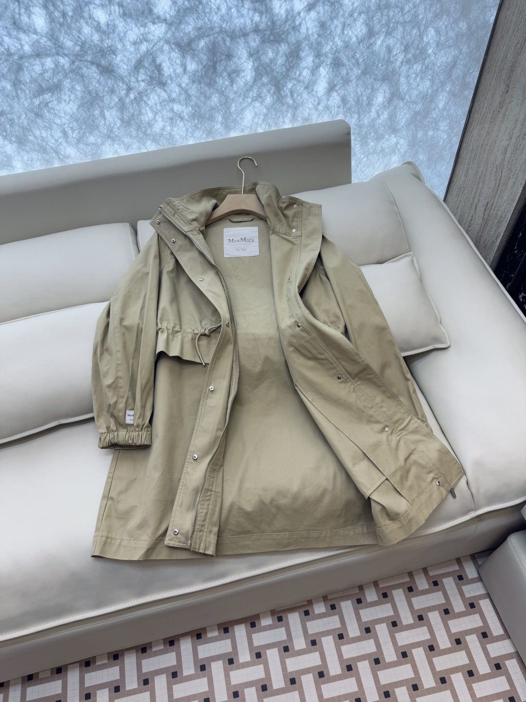 M2356-L #新款外套🌾Max 立领 顶级版 显瘦抽绳设计长外套 三色 38/40/42