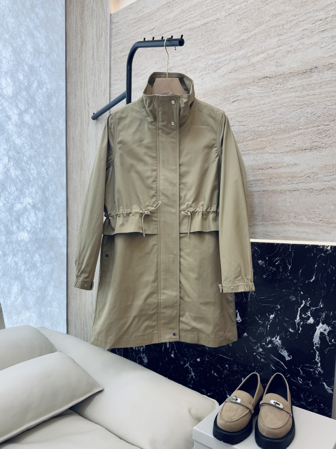 M2356-L #新款外套🌾Max 立领 顶级版 显瘦抽绳设计长外套 三色 38/40/42