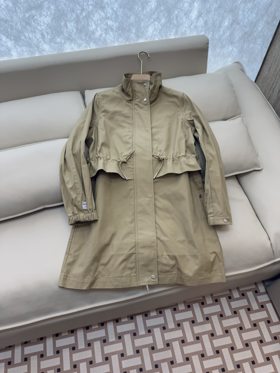 M2356-L #新款外套🌾Max 立领 顶级版 显瘦抽绳设计长外套 三色 38/40/42