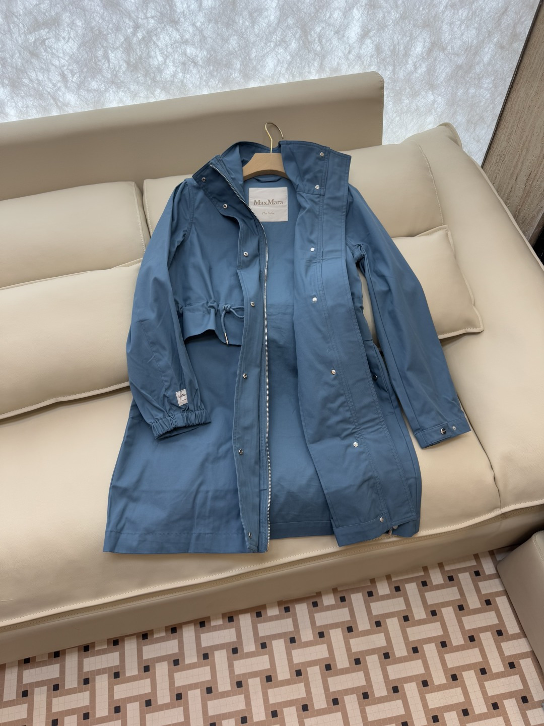 M2356-L #新款外套🌾Max 立领 顶级版 显瘦抽绳设计长外套 三色 38/40/42