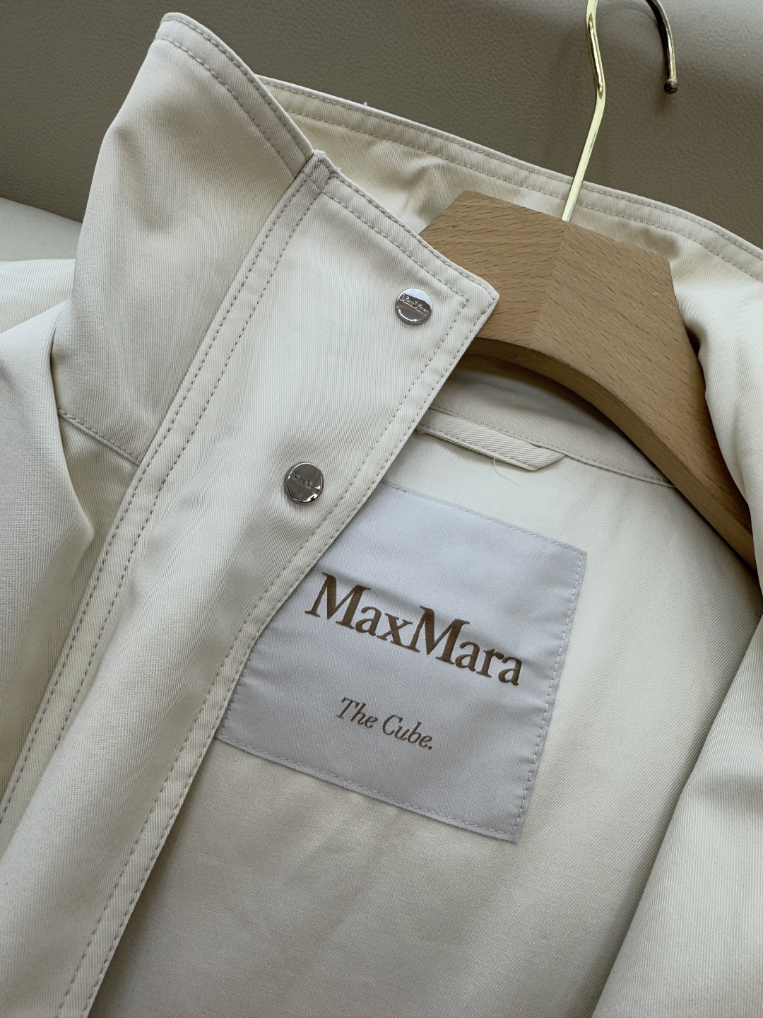 M2356-L #新款外套🌾Max 立领 顶级版 显瘦抽绳设计长外套 三色 38/40/42