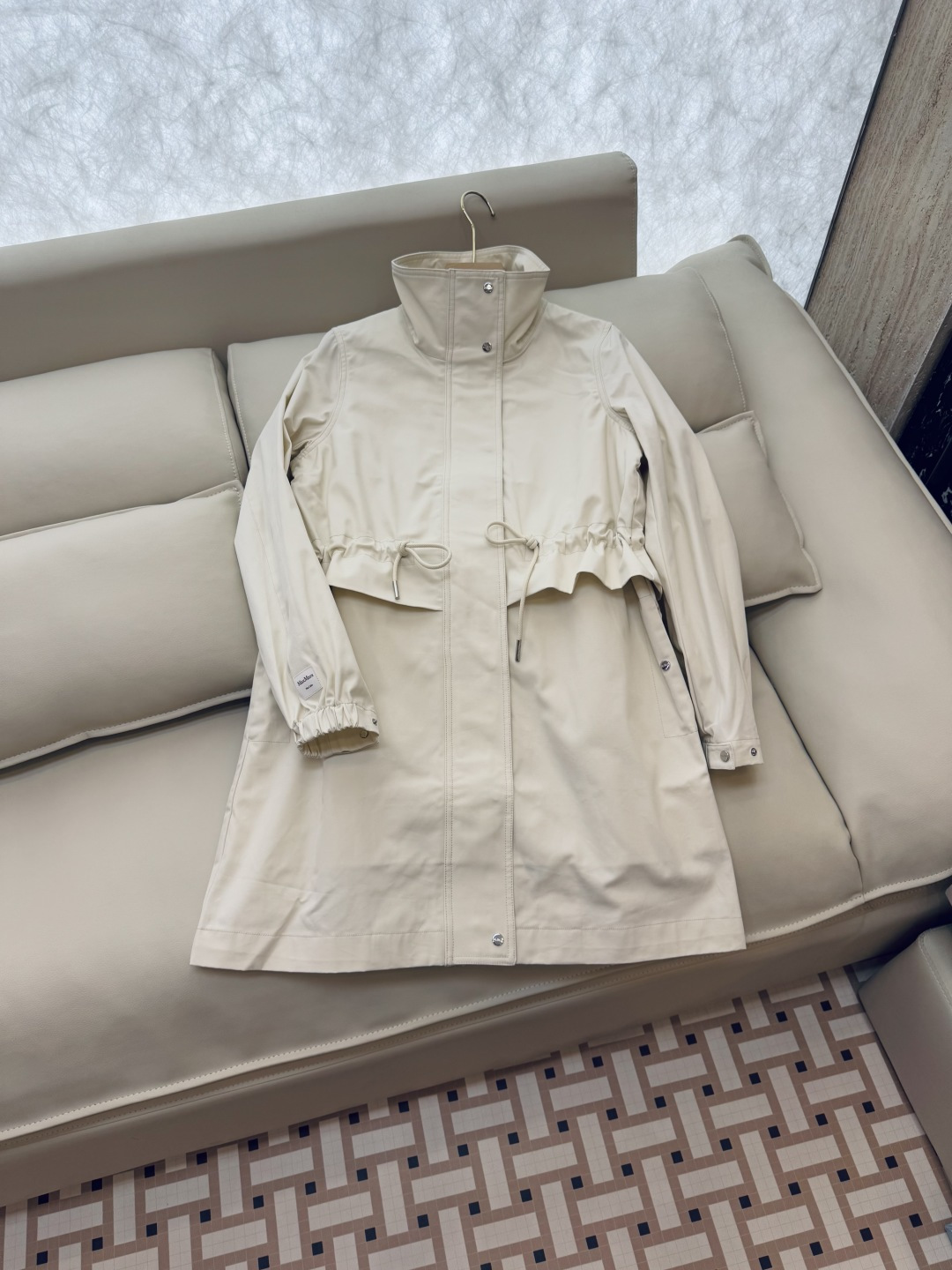 M2356-L #新款外套🌾Max 立领 顶级版 显瘦抽绳设计长外套 三色 38/40/42