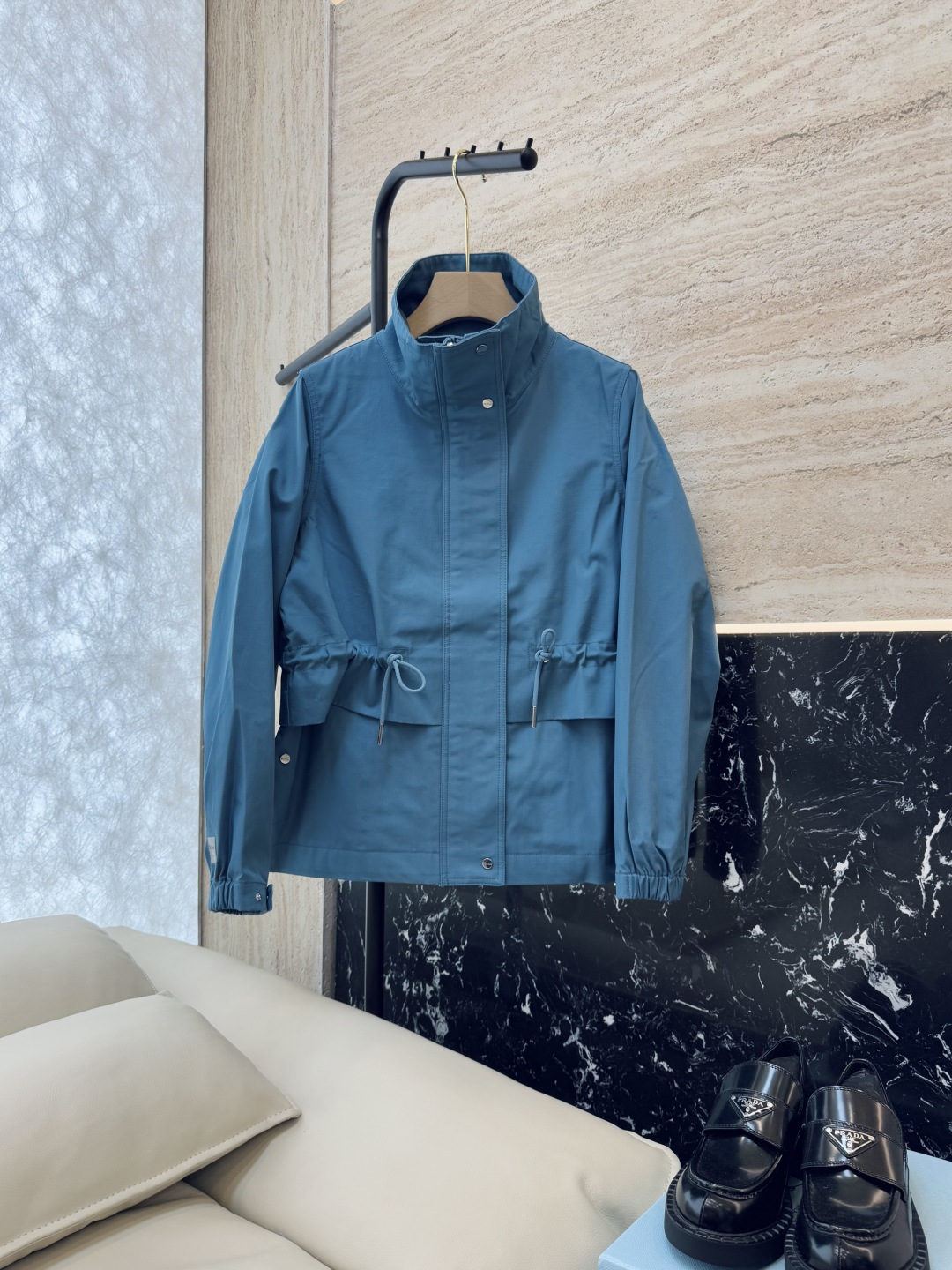 NO:455557,M2356# new jacket P Max stand collar top version slim drawstring design short jacket Three colors 38/40/42,,jackets & coats,alexander wang19860909M2356#新款外套P Max 立领 顶级版 显瘦抽绳设计短外套 三色 38/40/42,,jackets & coats,alexander wang,Women's clothing