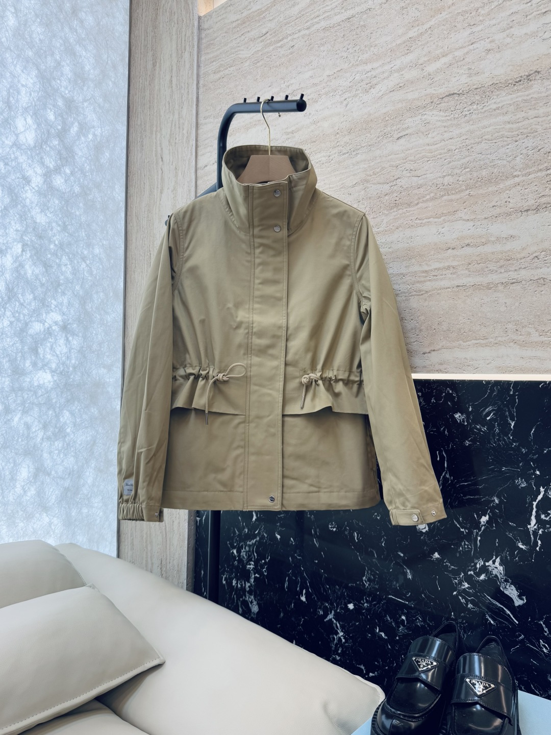 NO:455562,M2356# new jacket Max stand collar top version slim drawstring design short jacket Three colors 38/40/42,,jackets & coats,alexander wang19860909M2356#新款外套 Max 立领 顶级版 显瘦抽绳设计短外套 三色 38/40/42,,jackets & coats,alexander wang,Women's clothing
