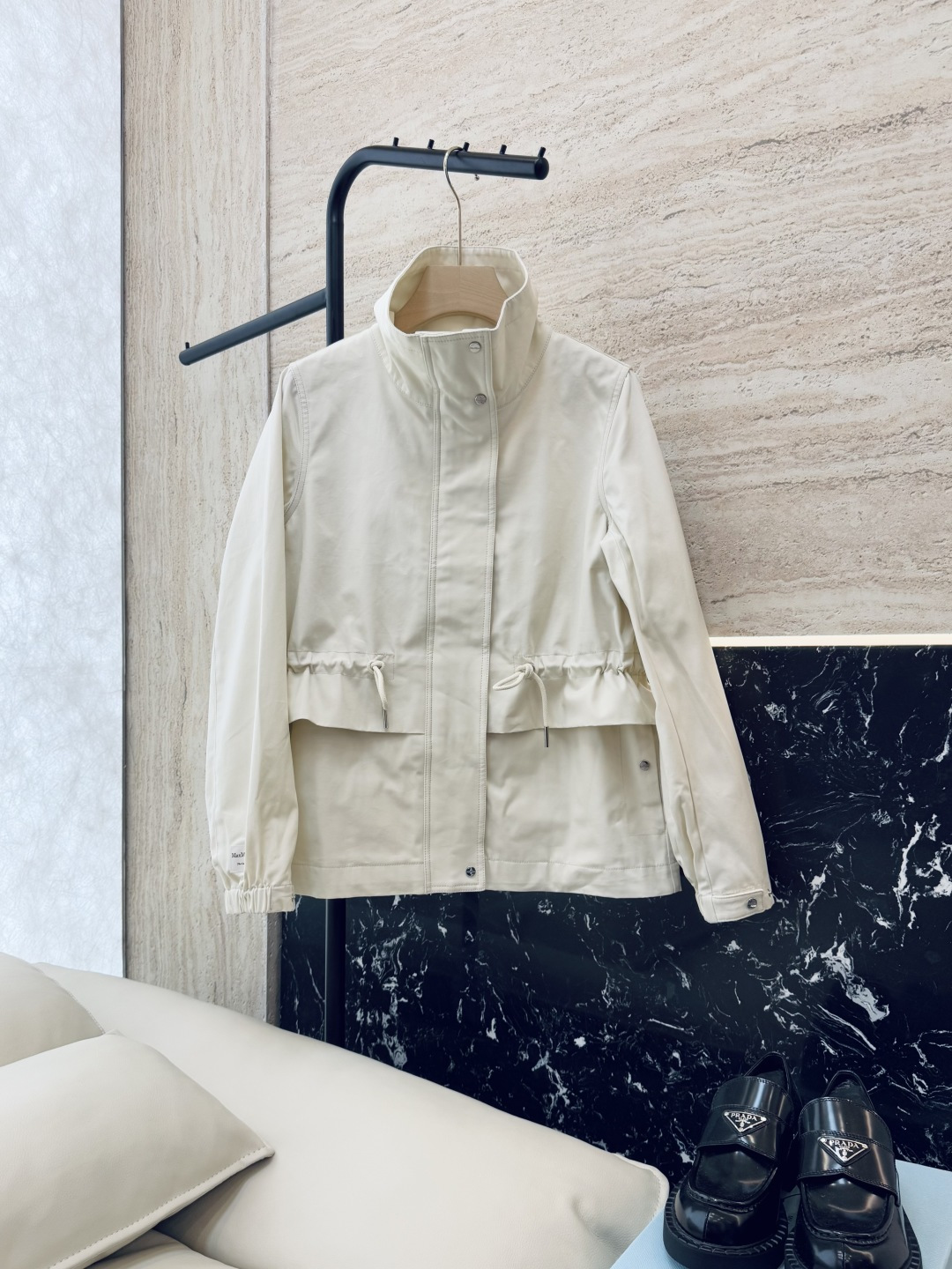 NO:455567,M2356# new jacket P Max stand collar top version slim drawstring design short jacket Three colors 38/40/42,,jackets & coats,alexander wang19860909M2356#新款外套P Max 立领 顶级版 显瘦抽绳设计短外套 三色 38/40/42,,jackets & coats,alexander wang,Women's clothing