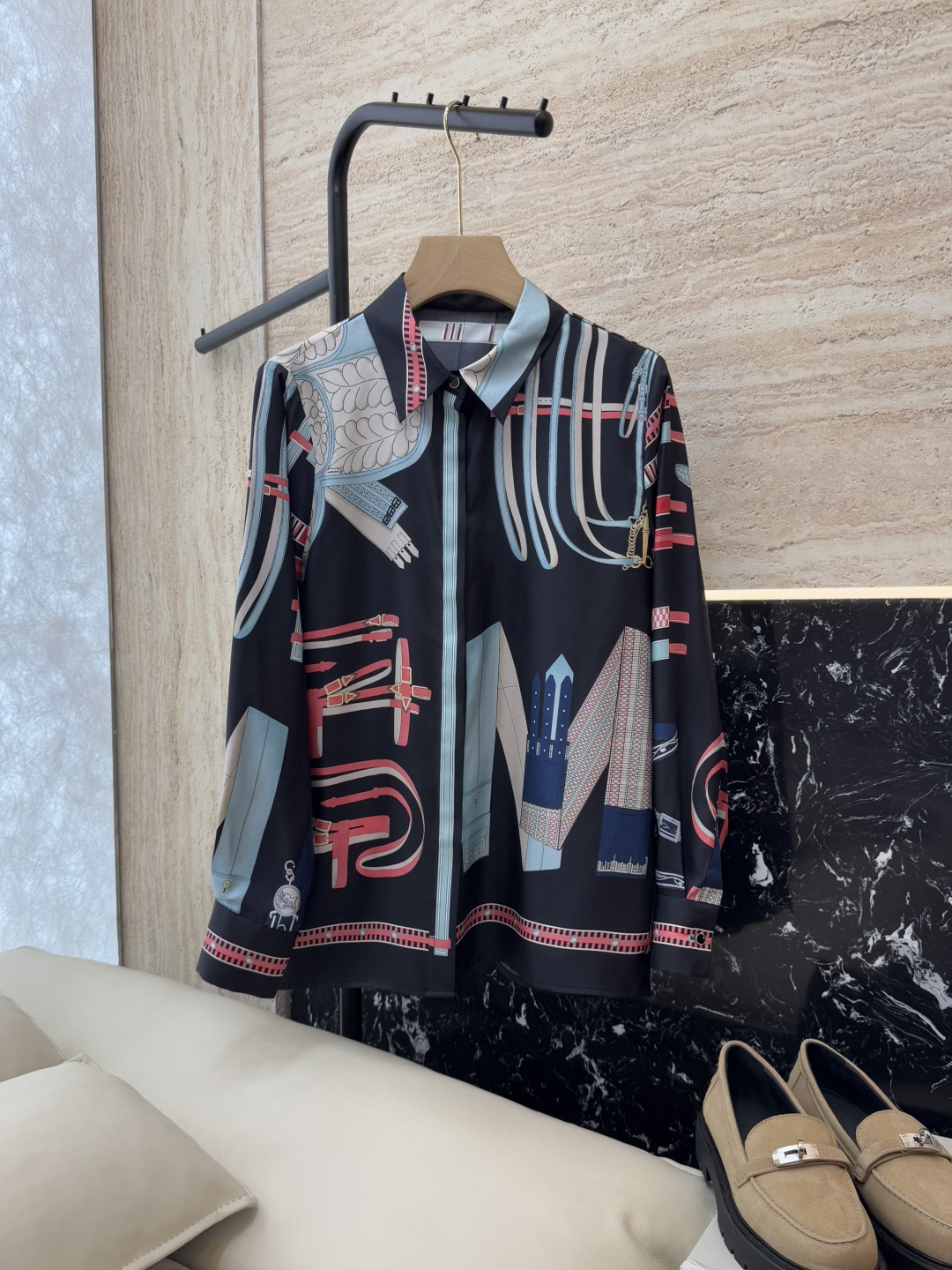 NO:331109,H32507# new shirt H home silk printed long-sleeved shirt yellow black S-XL,,shirts,real silk,alexander wang19860909H32507#新款衬衫 H家 真丝印花长袖衬衫 黄色 黑色 S-XL,,shirts,real silk,alexander wang,Women's clothing