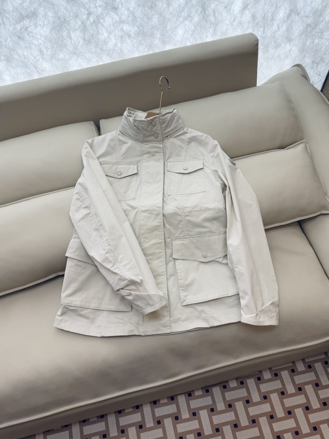 Moncler Theberon Pike Coat: Stylish, Functional, High Quality. Available in Three Colors and Sizes. - 图片 3