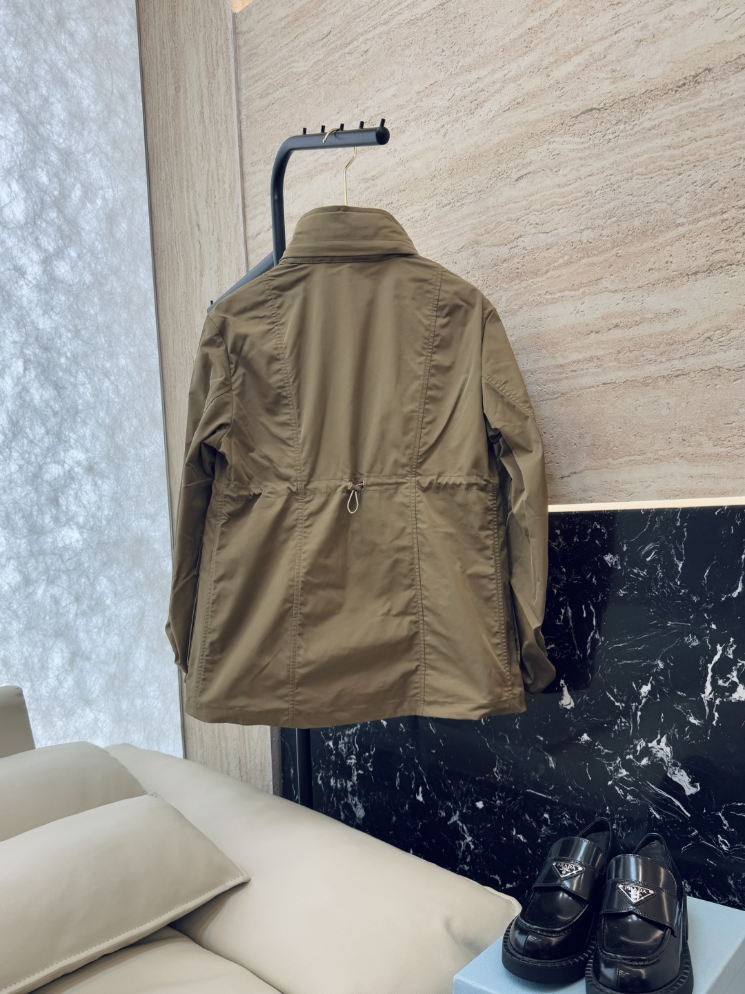 M2366#新款外套🌾Mon 蒙口 显瘦拉链款防风 外套 白色 卡其色 1-2-3码