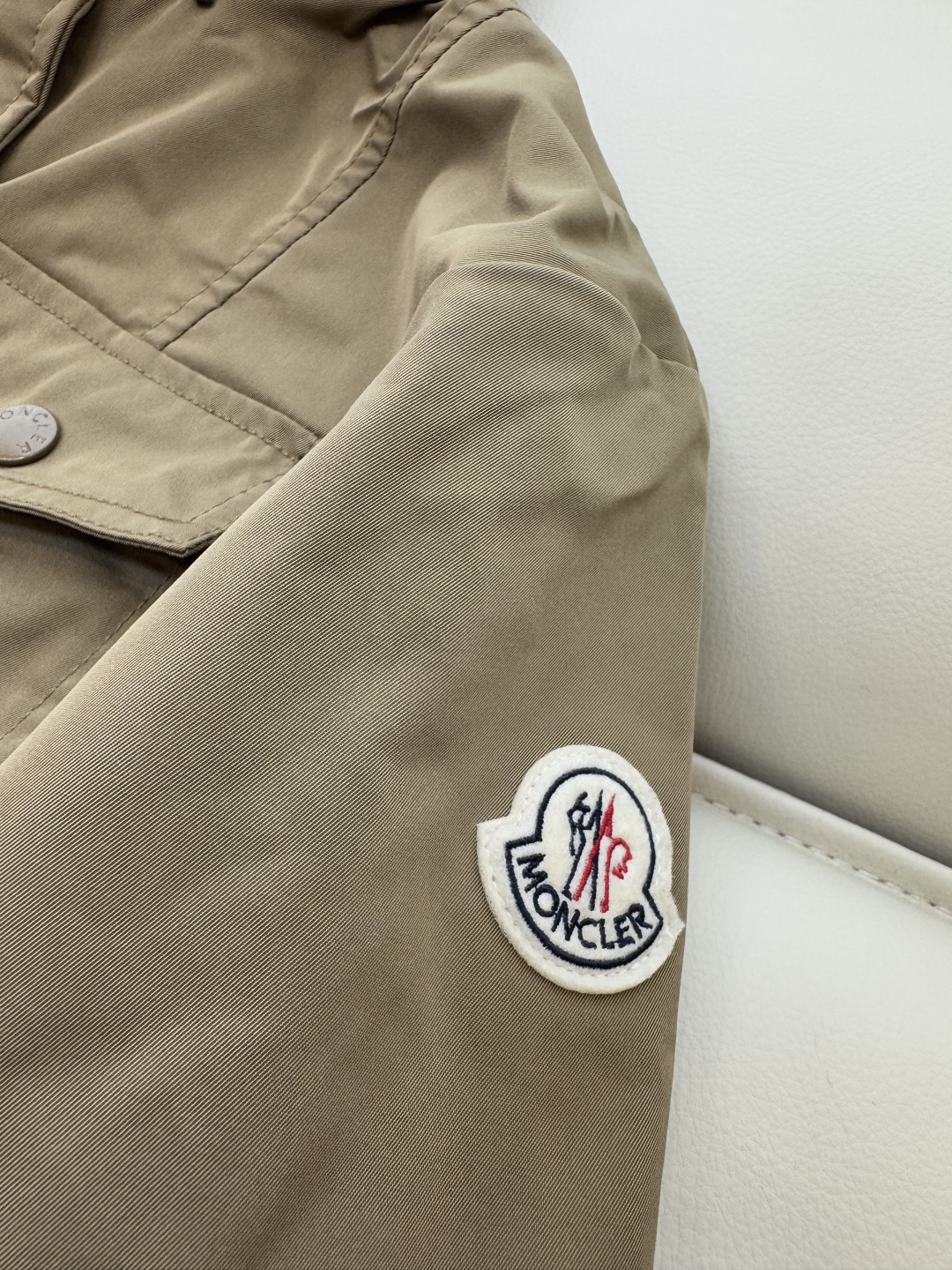 M2366#新款外套🌾Mon 蒙口 显瘦拉链款防风 外套 白色 卡其色 1-2-3码