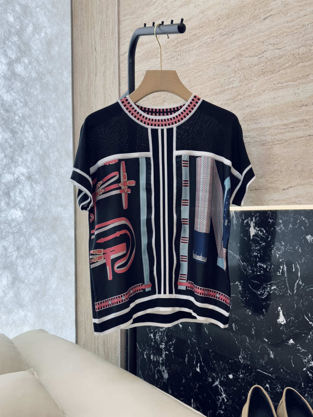 NO:331120,H32505# new top H home positioning printing silk thread knitted short-sleeved top yellow black S-XXL, T-shirt, real silk, alexander wang19860909H32505#新款上衣 H家 定位印花 真丝拼丝针织短袖上衣 黄色 黑色 S-XXL,,T-shirt,real silk,alexander wang,Women's clothing