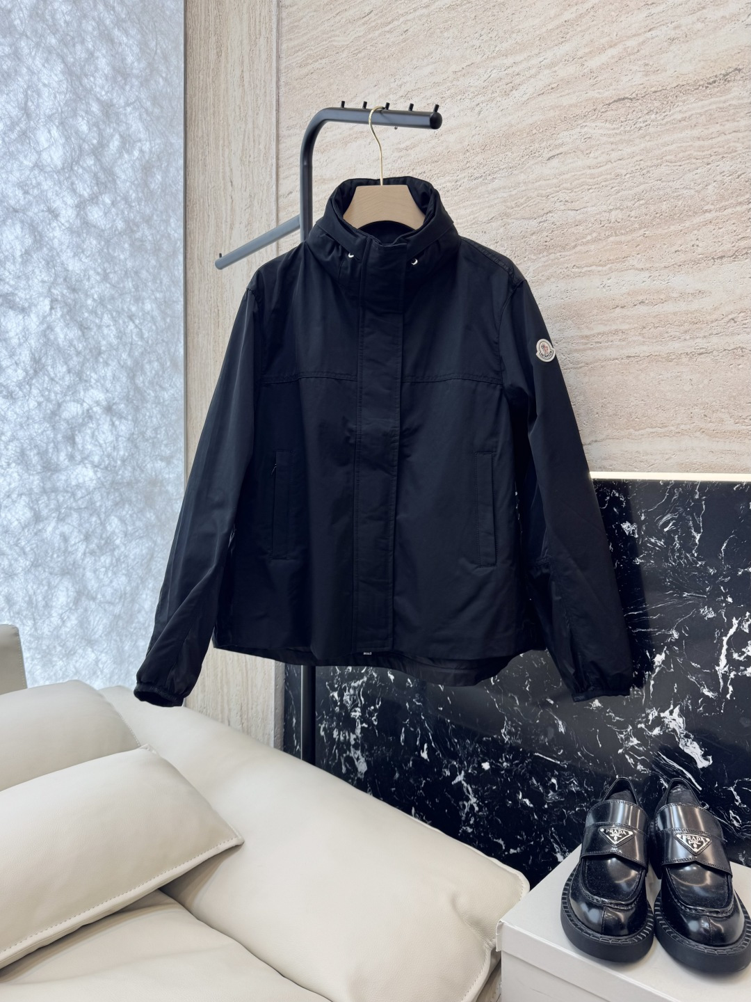 M2364#新款外套🌾Mon蒙口 抽绳设计 长袖拉链款夹克外套 黑色 军绿色 1/2/3码