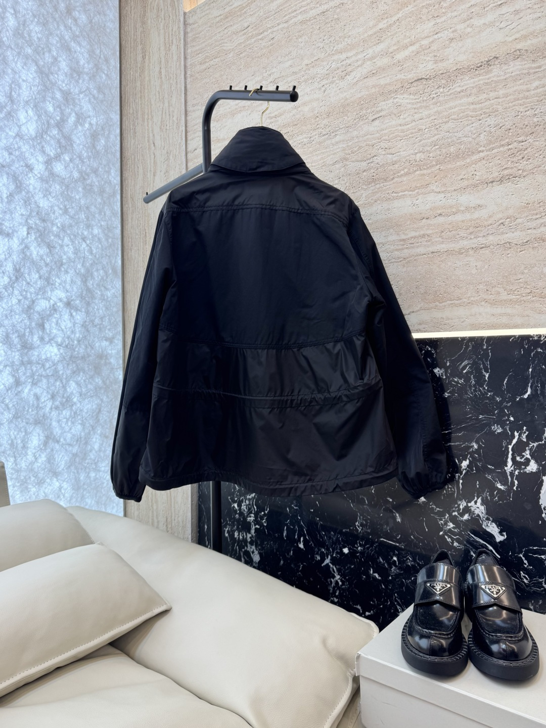 M2364#新款外套🌾Mon蒙口 抽绳设计 长袖拉链款夹克外套 黑色 军绿色 1/2/3码