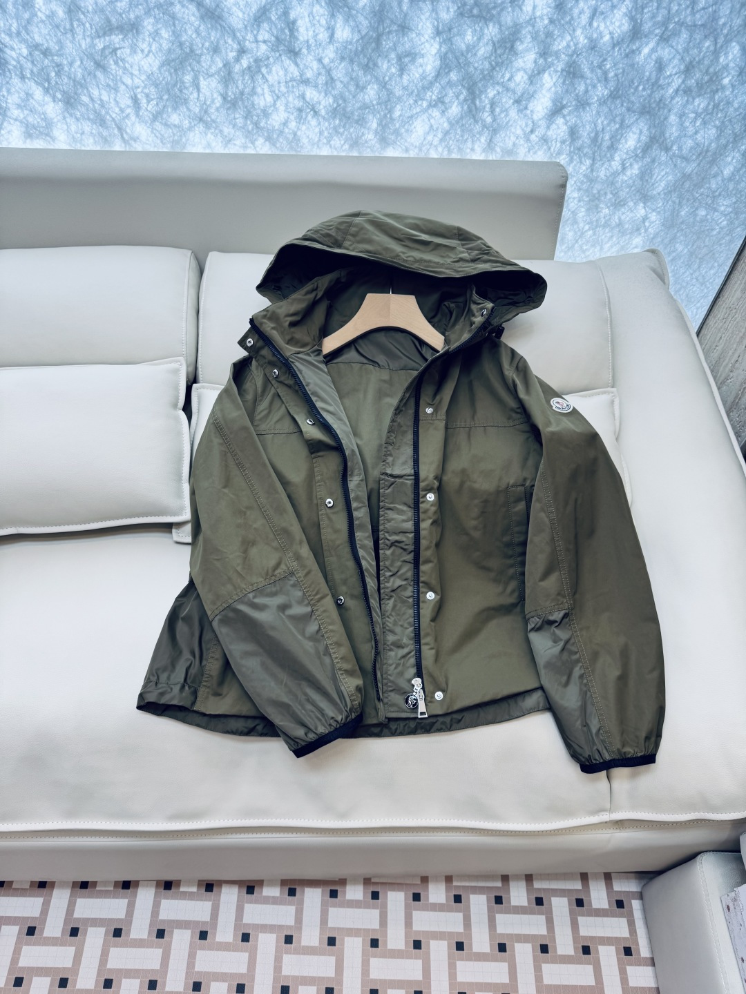 M2364#新款外套🌾Mon蒙口 抽绳设计 长袖拉链款夹克外套 黑色 军绿色 1/2/3码