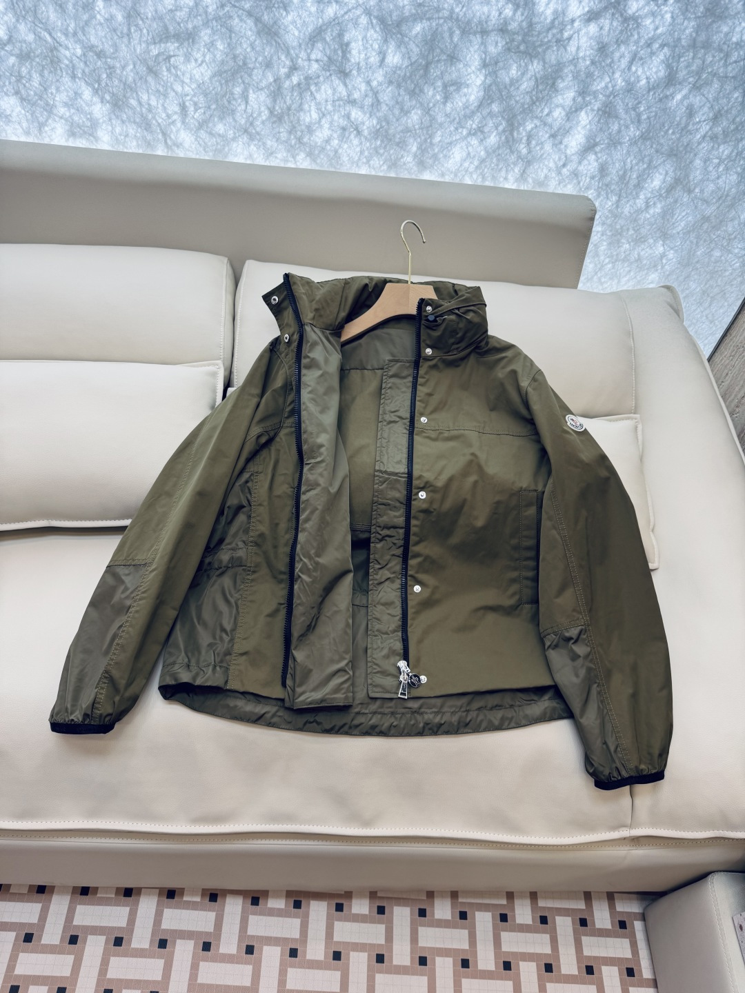 M2364#新款外套🌾Mon蒙口 抽绳设计 长袖拉链款夹克外套 黑色 军绿色 1/2/3码