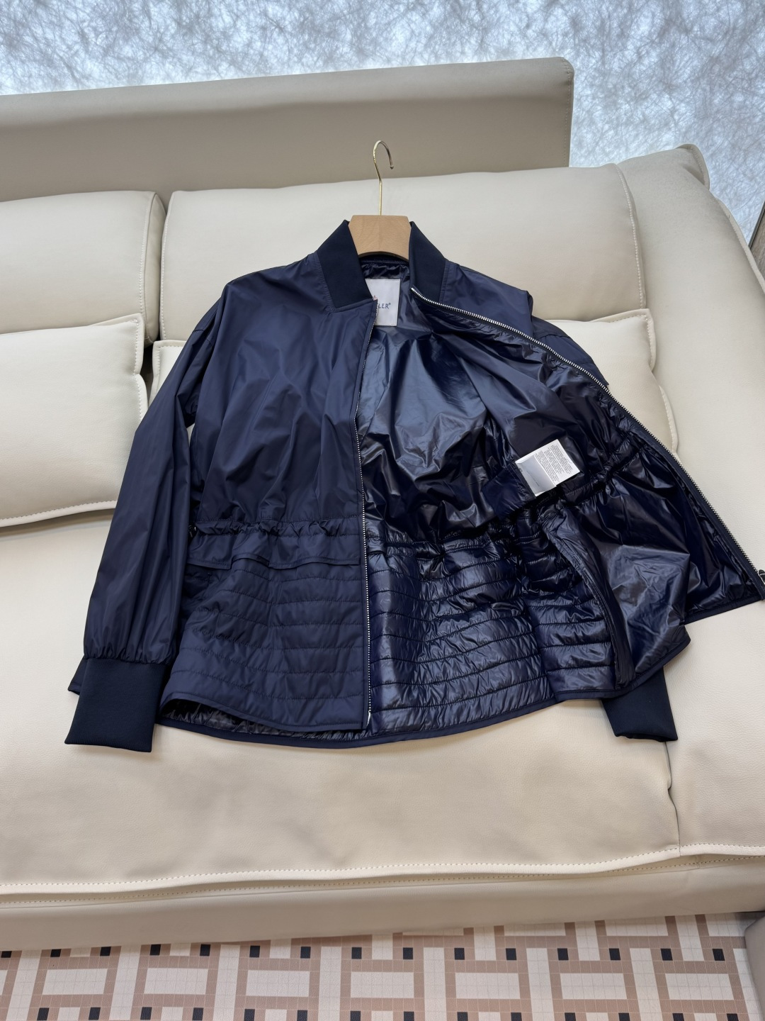 M2144#新款外套🌾Mon蒙口 抽绳设计 荷叶裙摆 长袖拉链款夹克外套 黑色 藏青色 军绿色 1/2/