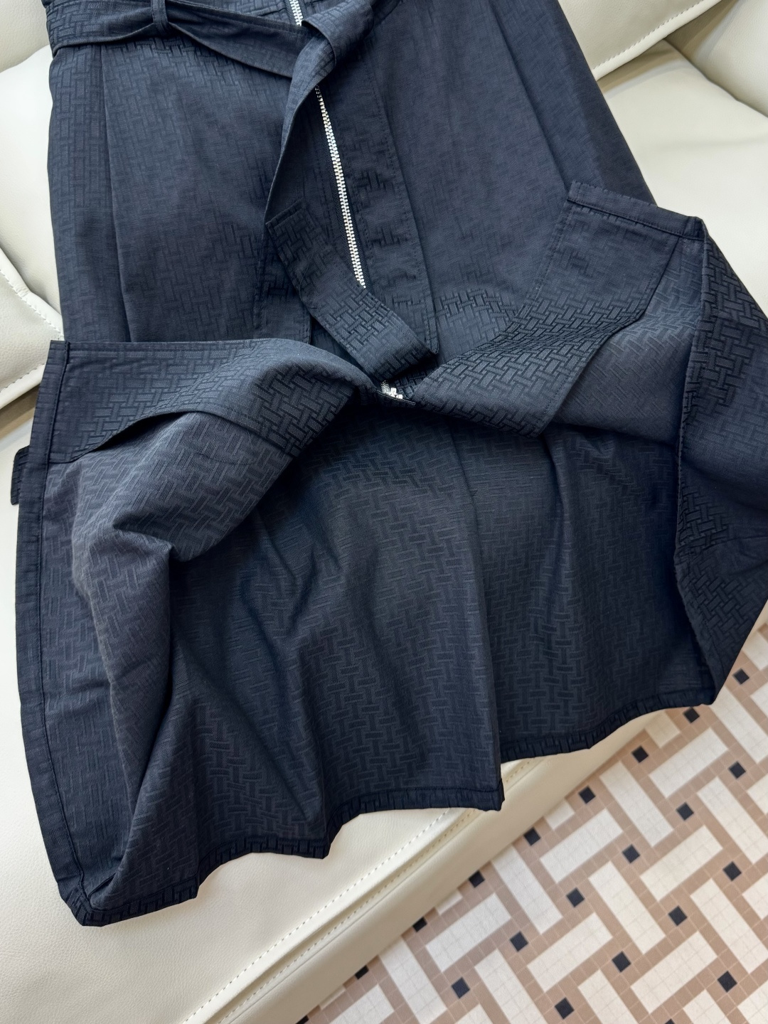 QGL003#新款连衣裙💕Hermes H家 爱马仕 H字母暗纹 短款拉链款 连衣裙 黑色 燕麦咖色 白