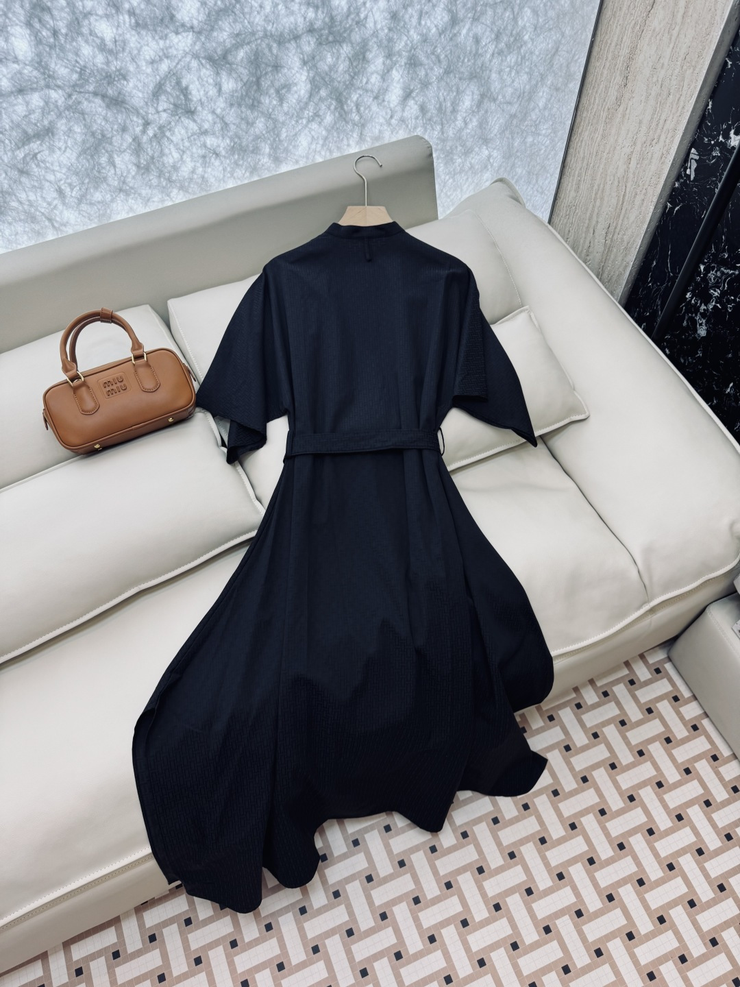 QGL004#新款连衣裙💕Hermes H家 爱马仕 H字母暗纹 短款宽松款连衣裙 黑色 燕麦咖色 白色