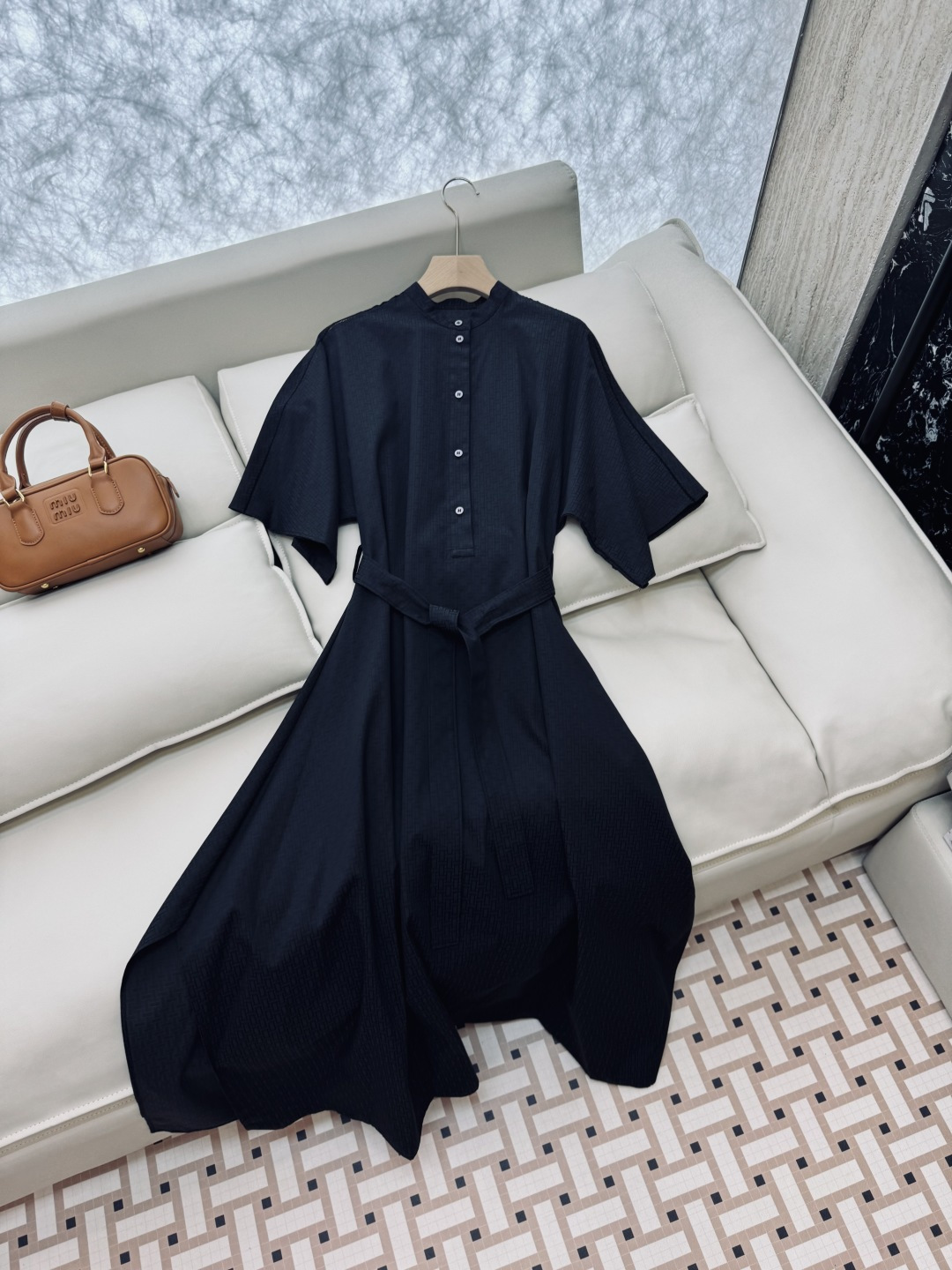 QGL004#新款连衣裙💕Hermes H家 爱马仕 H字母暗纹 短款宽松款连衣裙 黑色 燕麦咖色 白色