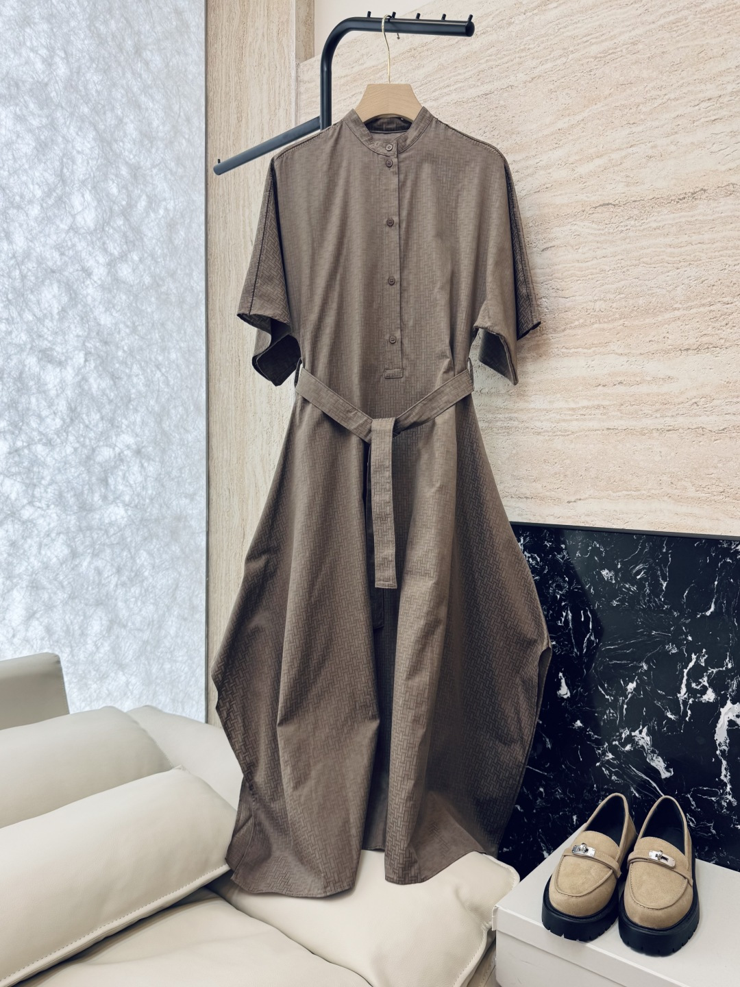 NO:720841,QGL004 is the highest version on the market. The girl inspects the goods, trims the three marks on the threads, and delivers the goods. You can send pictures and take videos. If you want quality or service, please add me on WeChat. We will not accept urgent orders. New dress Hermes H Home Hermes H letter dark pattern short loose dress black oatmeal white SML, Hermès-clothing, hermes, hermes, skirts,19860909QGL004市面最高版本小妹验货、修剪线头上三标、发货可发图及拍视频,要品质要服务的加我微信,不接急单.新款连衣裙 Hermes H家 爱马仕 H字母暗纹 短款宽松款连衣裙 黑色 燕麦咖色 白色 SML,爱马仕-服装,hermes,hermes,skirts,,Women's clothing