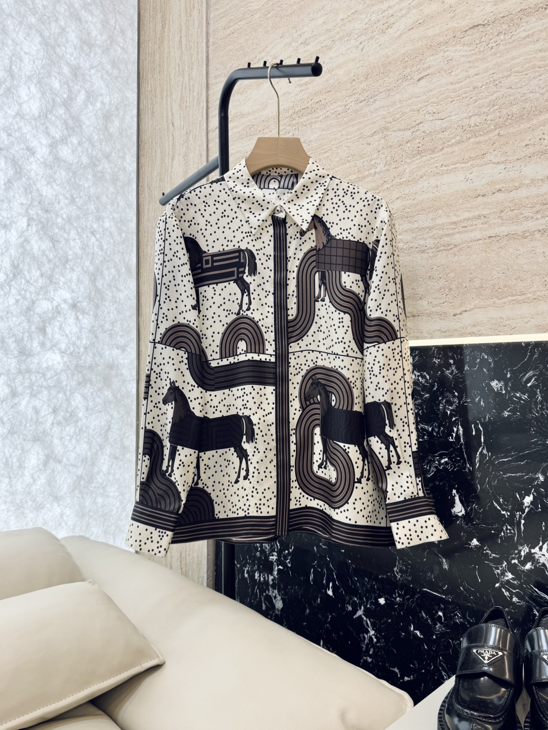 NO:319241,BS632# new shirt H home Hermes positioning print Twill silk long-sleeved shirt 36/38/40/42,,hermes,shirts,real silk,alexander wang19860909BS632#新款衬衫 H家 爱马仕定位印花 斜纹绸真丝 长袖衬衫 36/38/40/42,,hermes,shirts,real silk,alexander wang,Women's clothing