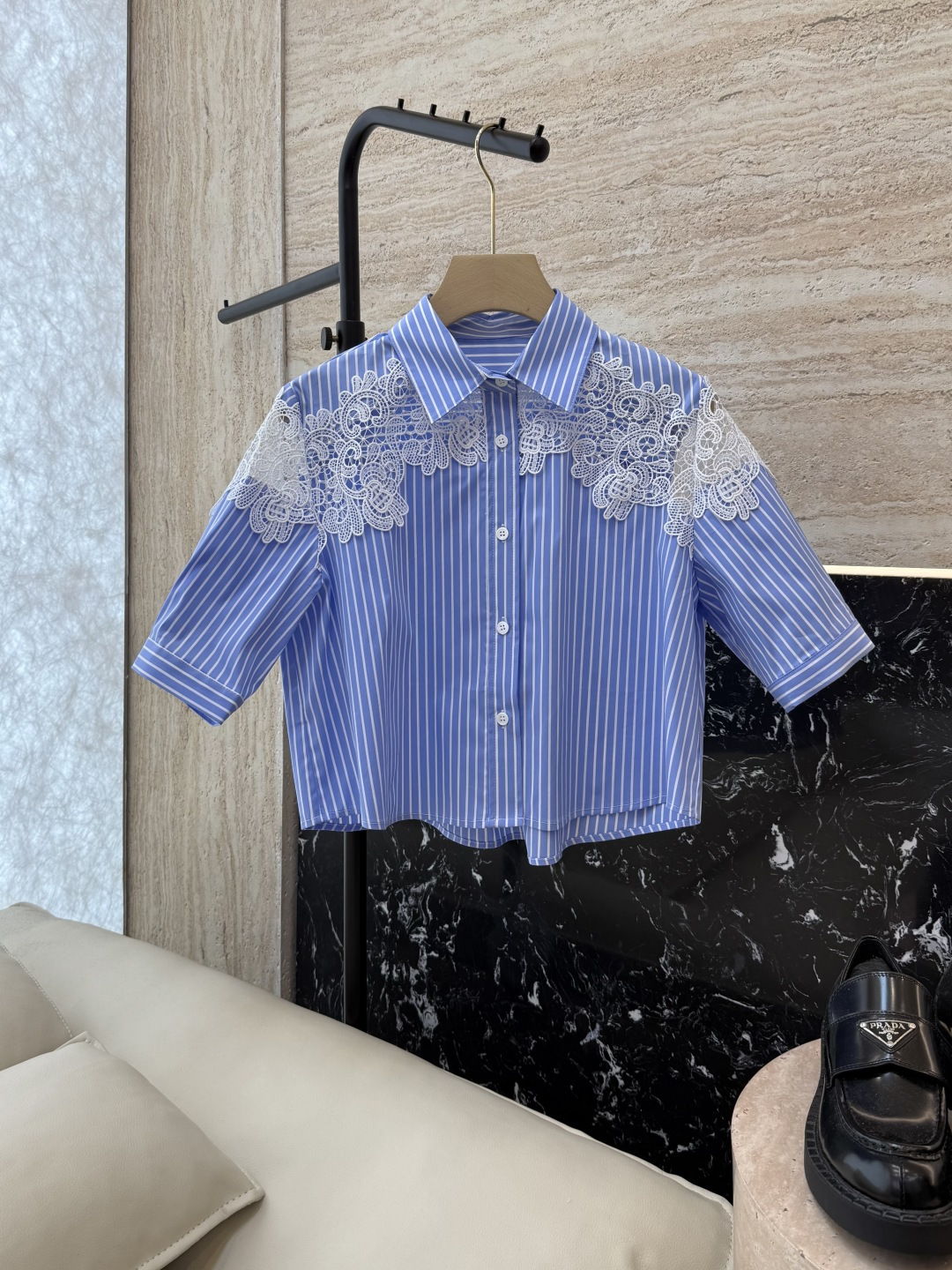 NO:658116,CY007# New Shirt P ES Wind Hollow Lace Short Sleeve Shirt Blue SML,,shirts,T-shirt,alexander wang19860909CY007#新款衬衫P ES 风 镂空 蕾丝花边 短袖 衬衫 蓝色 SML,,shirts,T-shirt,alexander wang,Women's clothing