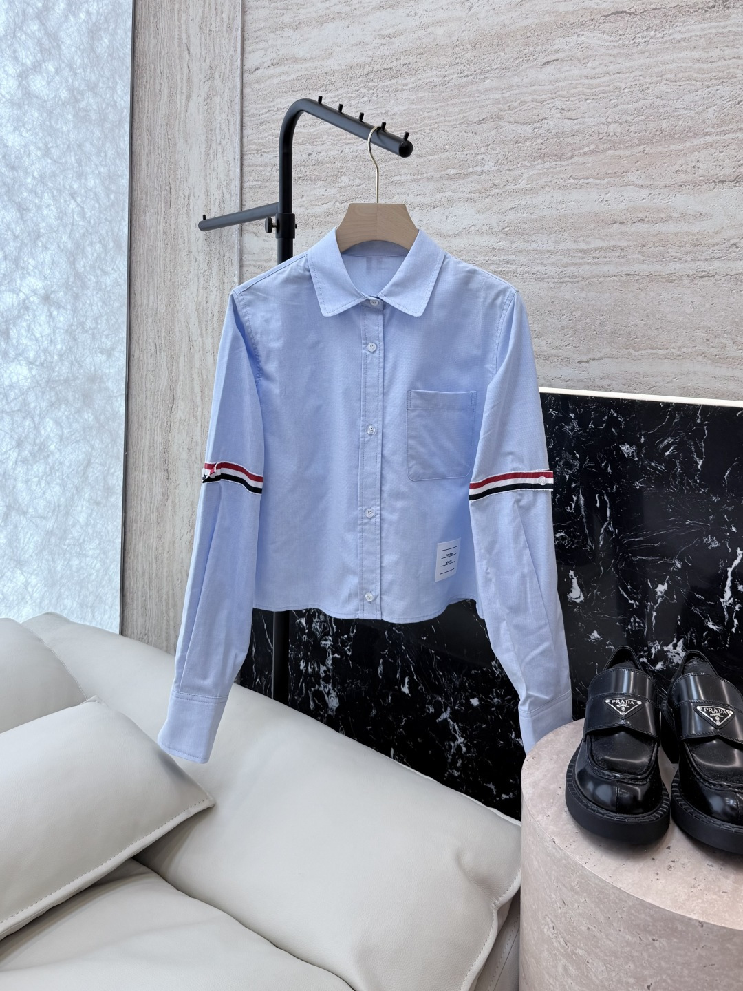 NO:658087,CY021# new shirt P TB red and black stripes minimalist style long-sleeved shirt white blue pink SML,,shirts,alexander wang19860909CY021#新款衬衫P TB 红黑杠 极简风 长袖衬衫 白色 蓝色 粉色 SML,,shirts,alexander wang,Women's clothing