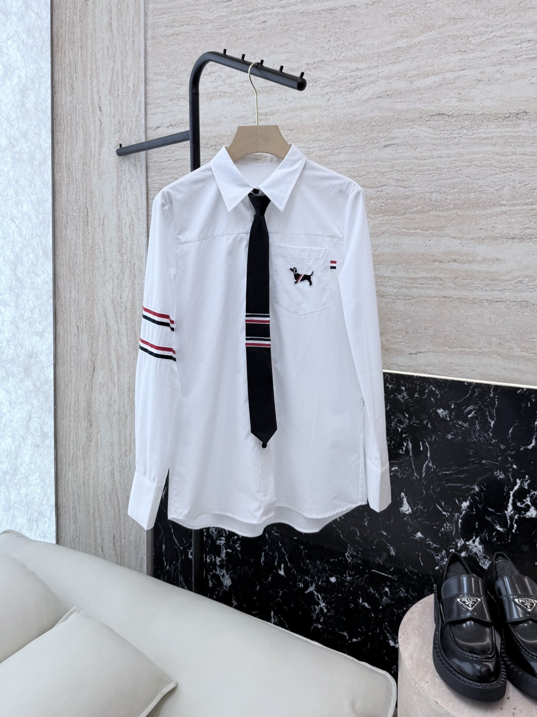 NO:658092,CY018# new shirt P TB red and black stripes puppy embroidery with bow tie long-sleeved shirt white SML,,shirts,alexander wang19860909CY018#新款衬衫P TB 红黑杠 小狗绣花 配领结 长袖衬衫 白色 SML,,shirts,alexander wang,Women's clothing