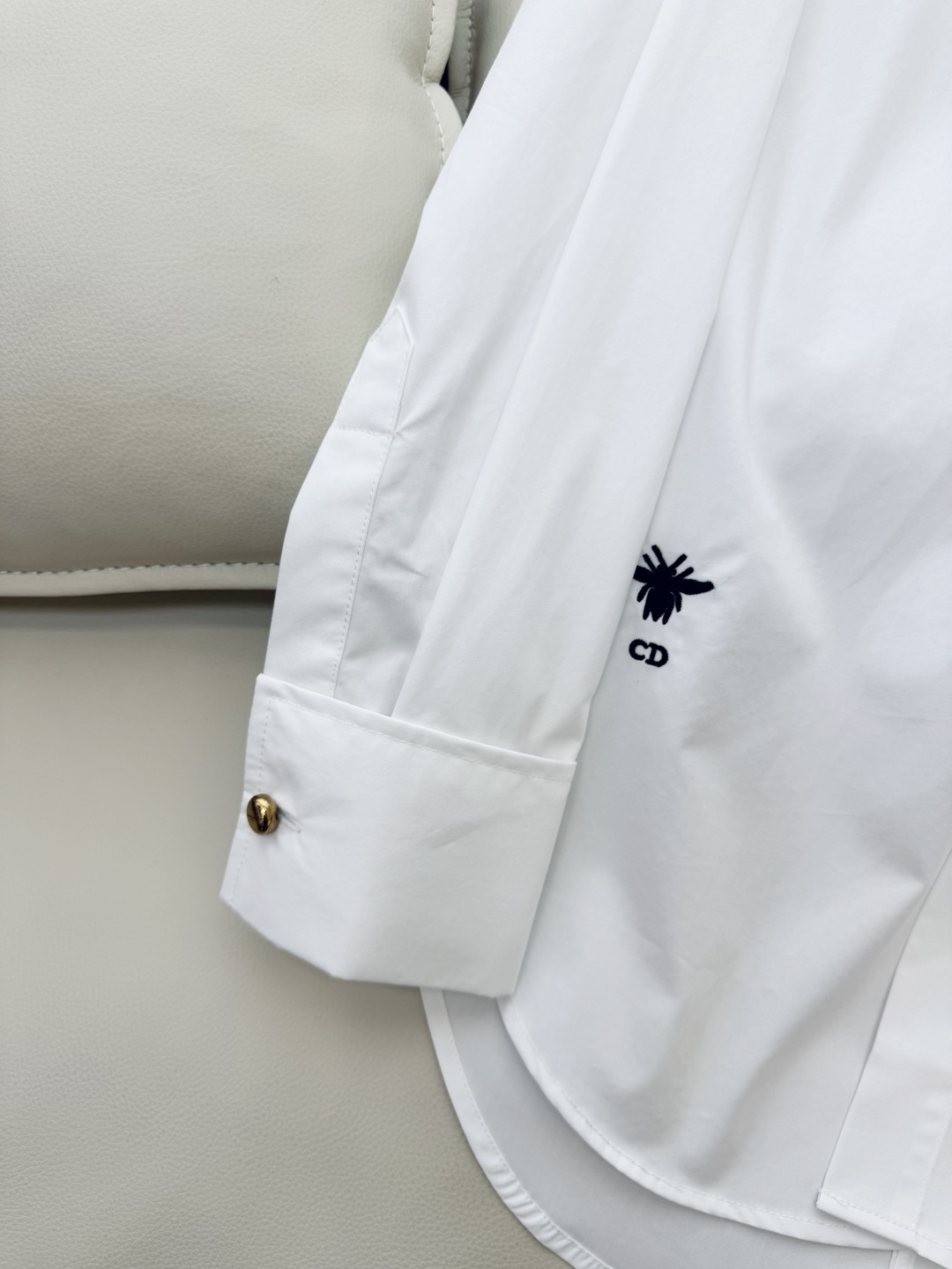 CY030#新款衬衫。Dior 小蜜蜂刺绣CD 金扣 长袖衬衫 白色 SML