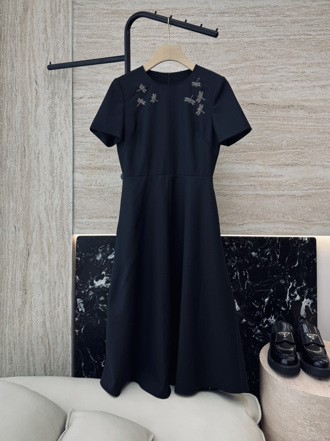 NO:326795,LM003# new dress Dior 70 wool full beads Dragonfly slim fit short-sleeved dress Black SMLXL,,dior,skirts,T-shirt,alexander wang19860909LM003#新款连衣裙 Dior 70 羊毛 全钉珠 蜻蜓 修身显瘦 短袖连衣裙 黑色 SMLXL,,dior,skirts,T-shirt,alexander wang,Women's clothing