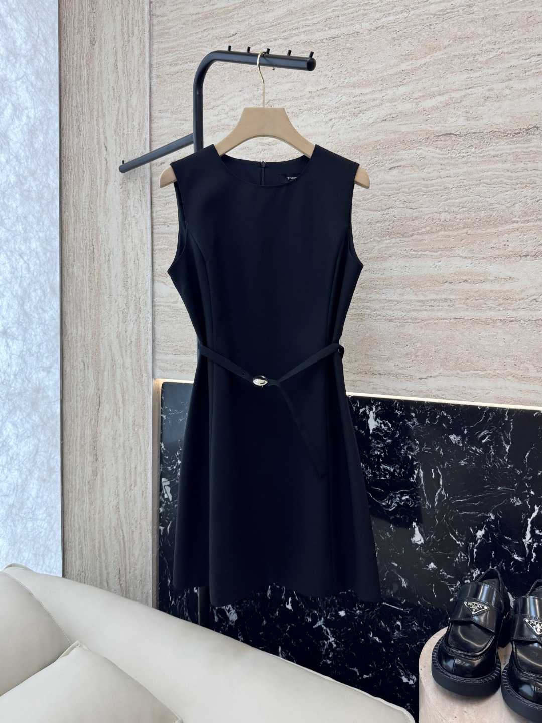 NO:326799,LM001# new dress Theory Original single quality 75 wool silk wool sleeveless slim dress Small black dress 2/4/6/8/10 size,,skirts,alexander wang19860909LM001#新款连衣裙 Theory 原单品质 75羊毛 丝羊毛 无袖显瘦连衣裙 小黑裙 2/4/6/8/10 码,,skirts,alexander wang,Women's clothing