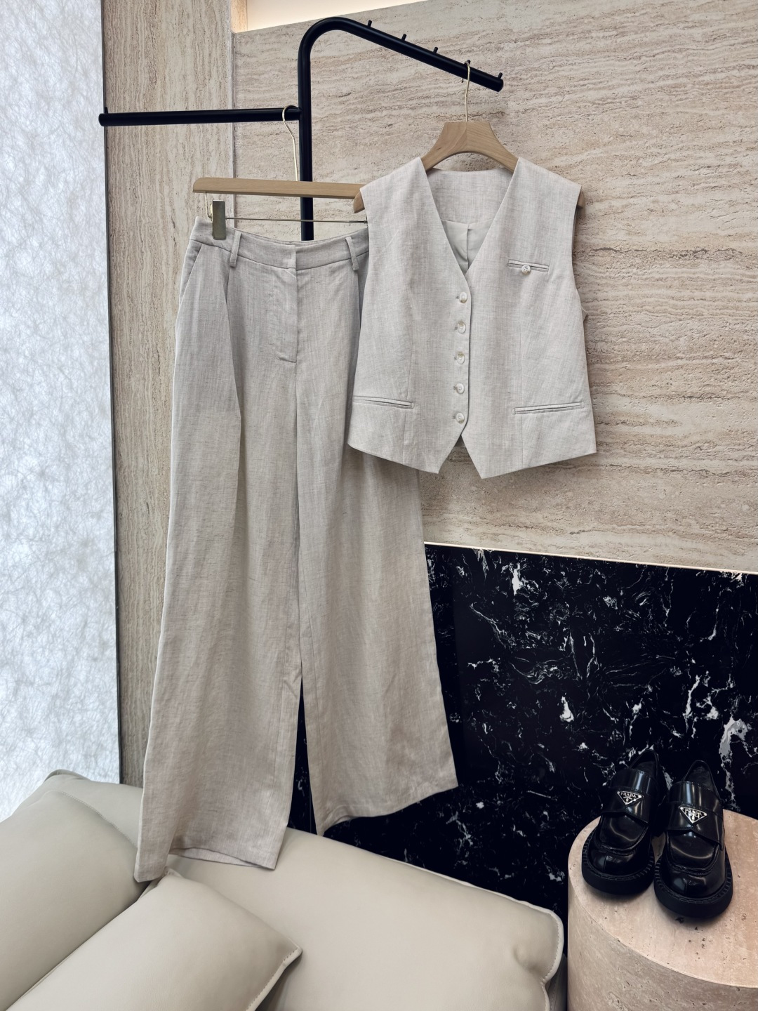 NO:326798,LM007# new suit 70 tianshi 30 linen slim vest top trousers suit white linen color SMLXL,,alexander wang19860909LM007#新款套装 70 天丝 30 亚麻 显瘦马甲上衣长裤 套装 白色 亚麻本色 SMLXL,,alexander wang,Women's clothing