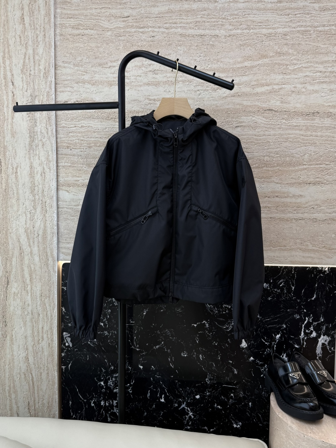 NO:455608,M2370# new jacket Mon mask latest style zippered short windbreaker jacket black off white 0-1-2 size, Moncler, jackets & coats, jackets & coats, alexander wang19860909M2370#新款夹克外 Mon 蒙口最新款 拉链款 短款风衣夹克外套 黑色 米白色 0-1-2 码,,Moncler,jackets & coats,jackets & coats,alexander wang,Women's clothing