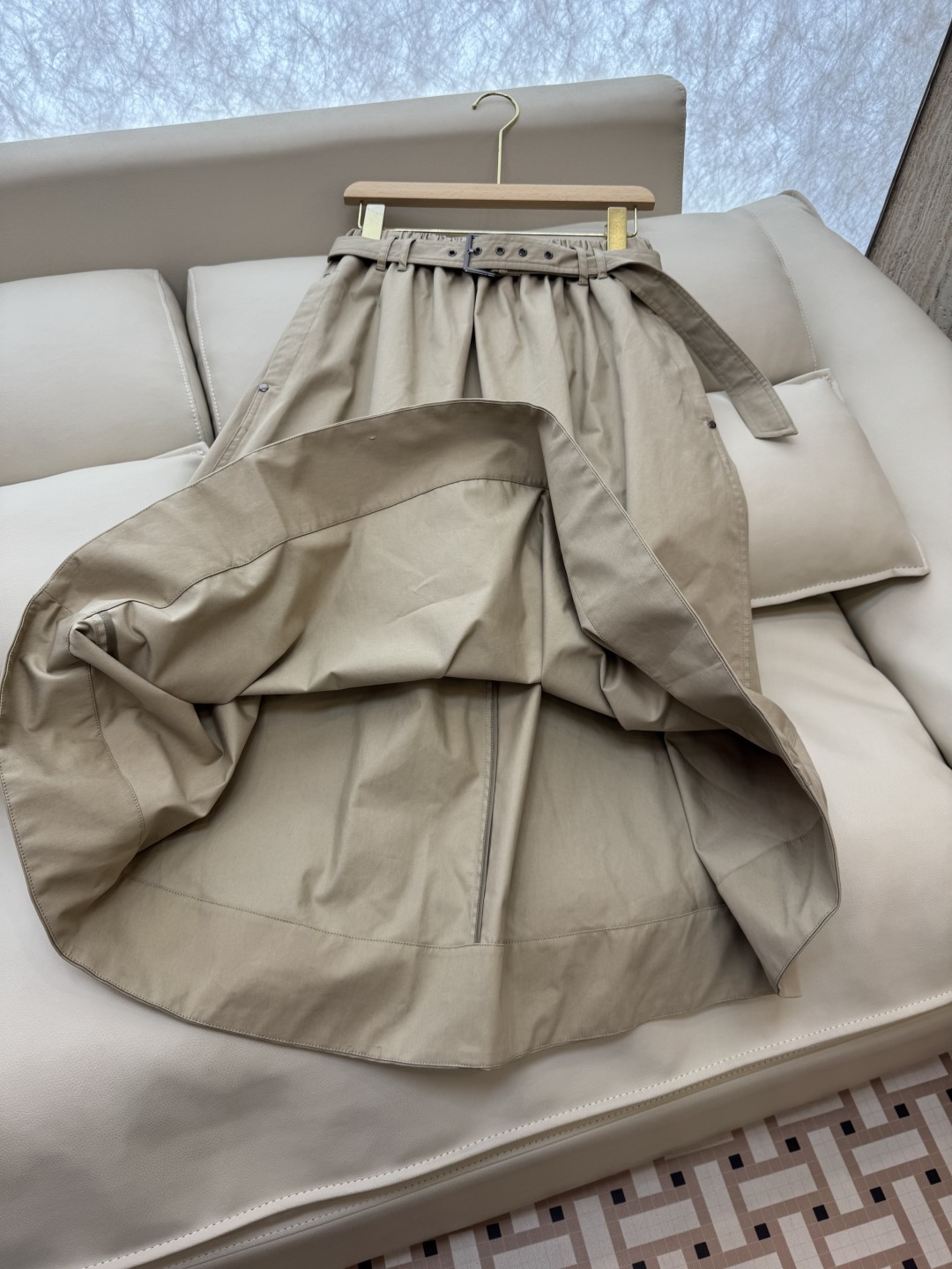 LZ25021#新款半裙。
BC 配腰带 显瘦A字摆纯棉半裙 卡其色 黑色 SML