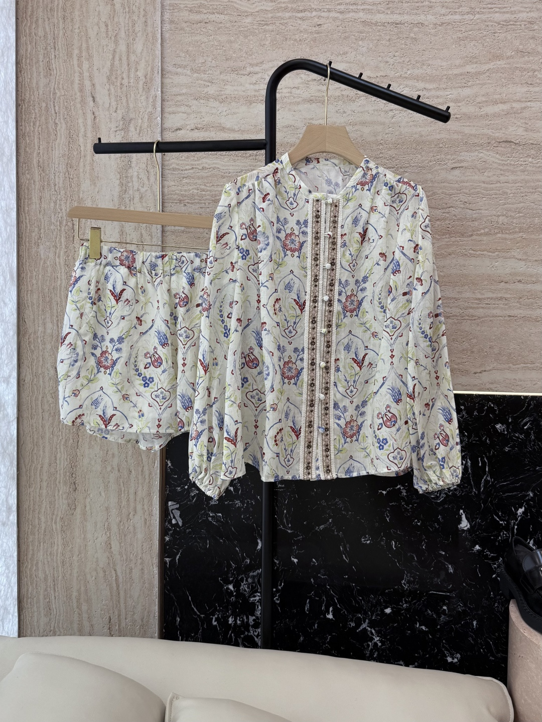 NO:329644,QY002# new suit Zimm* heavy industry ramie printed vacation style long-sleeved top shorts suit SML, shorts, alexander wang19860909QY002#新款套装 Zimm* 重工苎麻印花度假风 长袖上衣短裤套装 SML,,shorts,alexander wang,Women's clothing