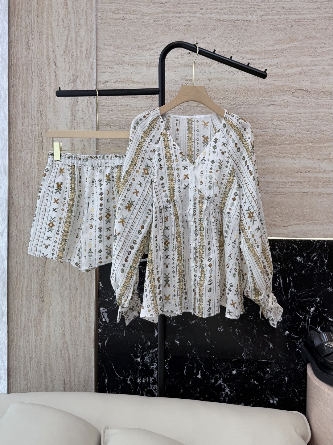 NO:329647,QY003# new suit Zimm* heavy industry ramie printed vacation style long-sleeved top shorts suit SML, shorts, alexander wang19860909QY003#新款套装 Zimm* 重工苎麻印花度假风 长袖上衣短裤套装 SML,,shorts,alexander wang,Women's clothing