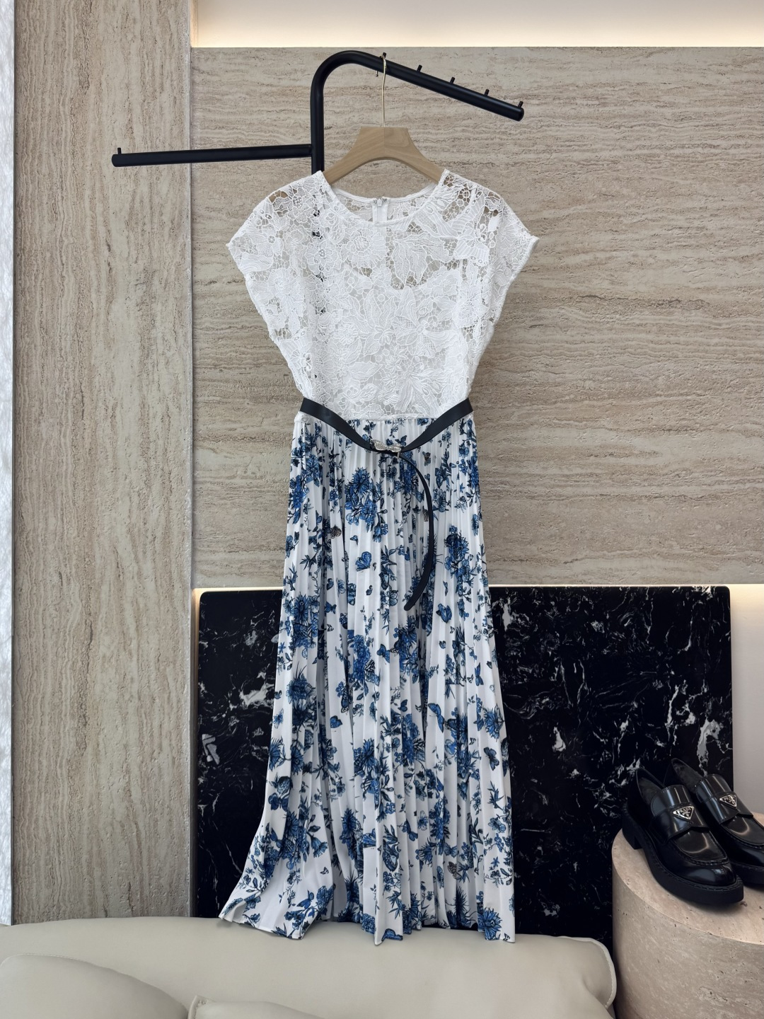 NO:319262,XF005# new dress Dior hollow water-soluble lace embroidered spliced ​​blue butterfly floral print Large short-sleeved dress SMLXL,,dior,skirts,T-shirt,alexander wang19860909XF005#新款连衣裙 Dior 镂空水溶蕾丝绣花拼接压褶蓝色蝴蝶花卉印花 大摆短袖连衣裙 SMLXL,,dior,skirts,T-shirt,alexander wang,Women's clothing