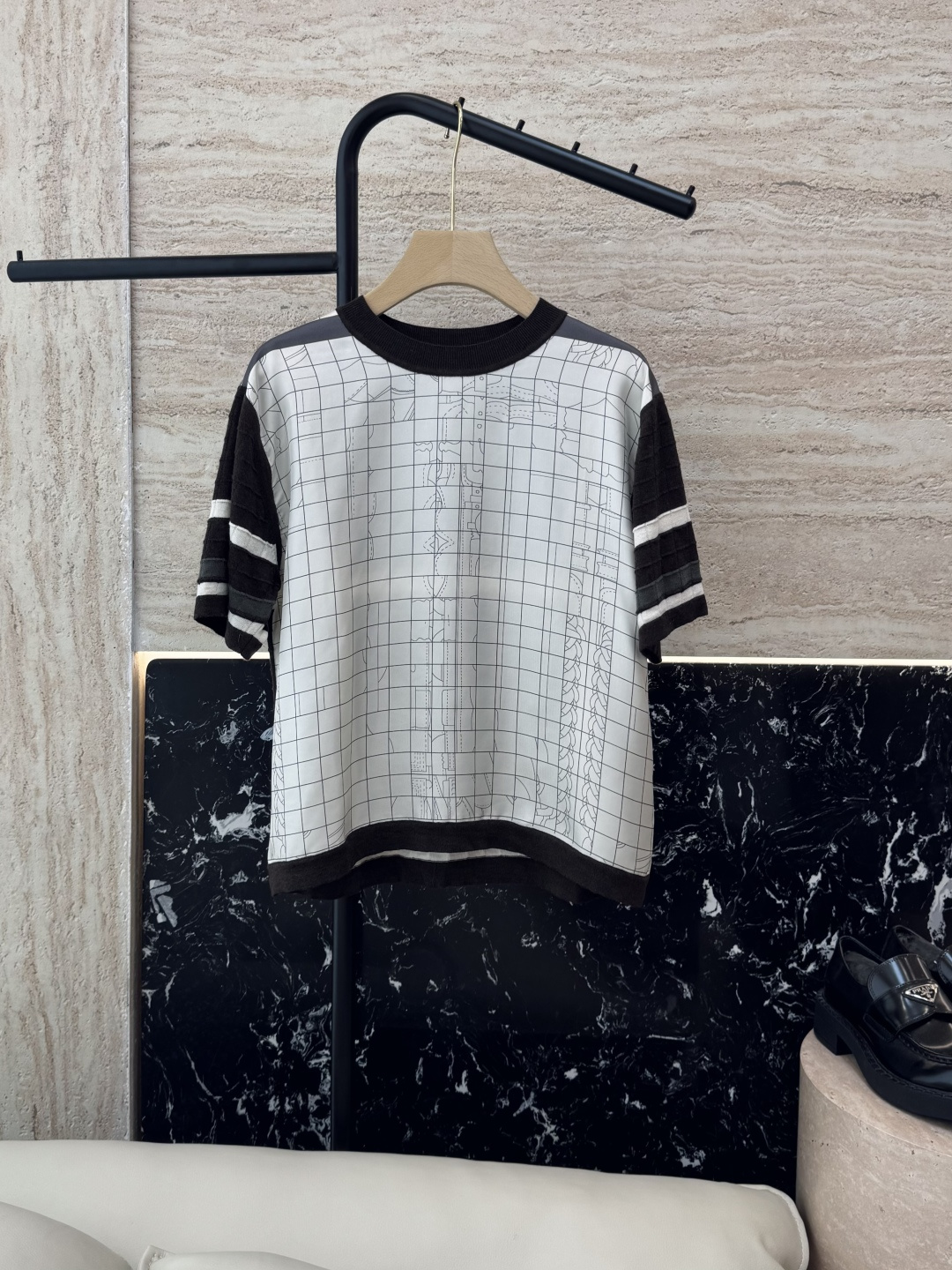 NO:319257,H32523# new knitted sweater H home silk knitted fabric short-sleeved loose style knitted sweater two colors SMLXLXXL, T-shirt, real silk, alexander wang19860909H32523#新款针织衫 H家 真丝 针织面料 短袖宽松款 针织衫 两色 SMLXLXXL,,T-shirt,real silk,alexander wang,Women's clothing