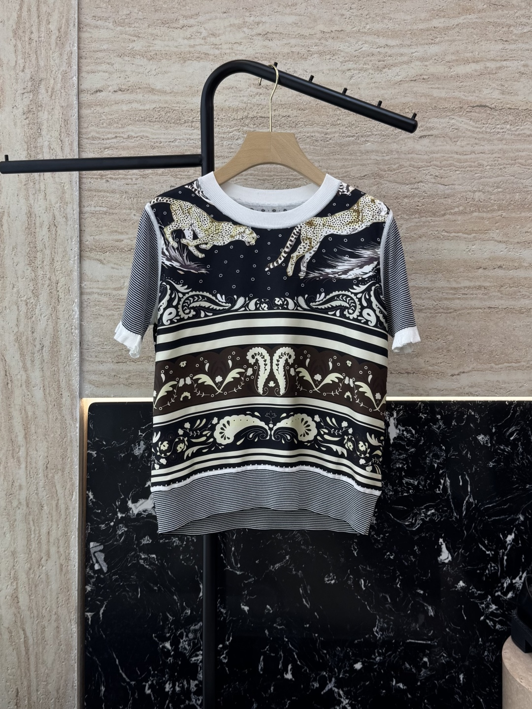 NO:319240,H32522# new knitted sweater H home silk knitted fabric short sleeve knitted sweater two colors SMLXLXXL, T-shirt, real silk, alexander wang19860909H32522#新款针织衫 H家 真丝 针织面料 短袖 针织衫 两色 SMLXLXXL,,T-shirt,real silk,alexander wang,Women's clothing