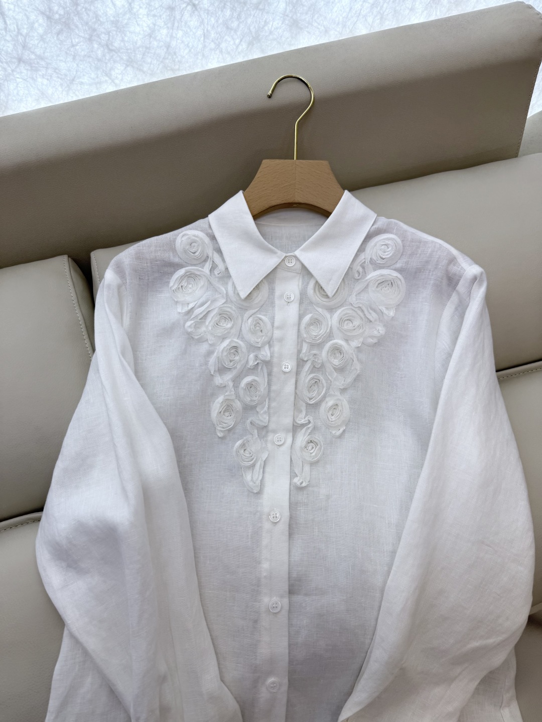 BS670#新款衬衫。
立体盘花 100%亚麻面料长袖衬衫 蓝色 白色 SMLXL