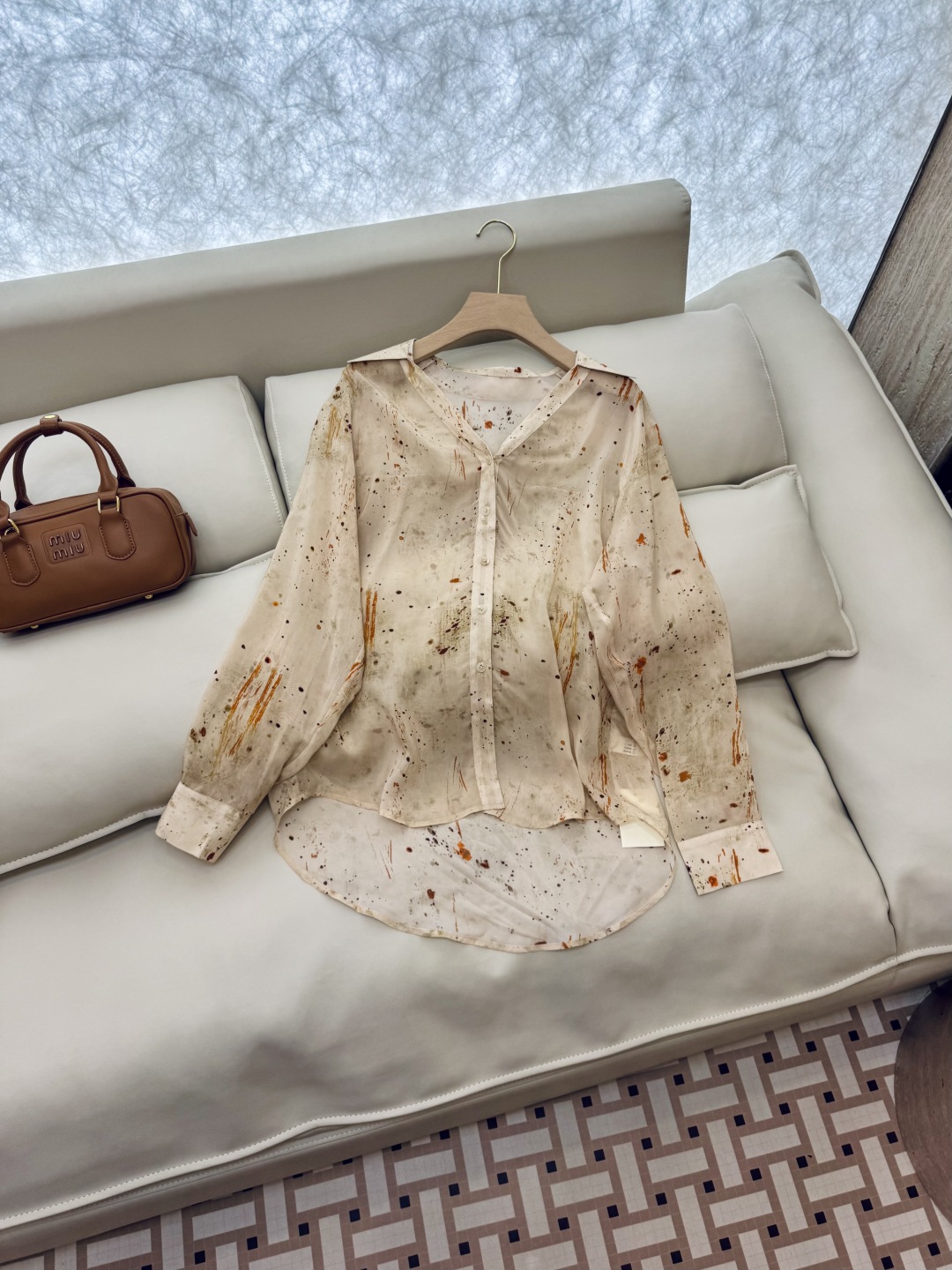 LL003#新款衬衫。
铜氨丝 泼墨 写意  长袖衬衫 ML