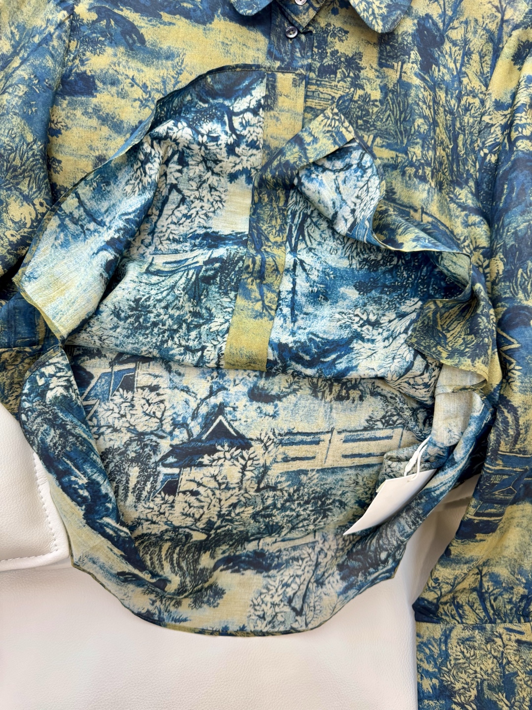 LL013#新款上衣。
30%真丝 棉 写意老料印花长袖真丝棉上衣 MLXL