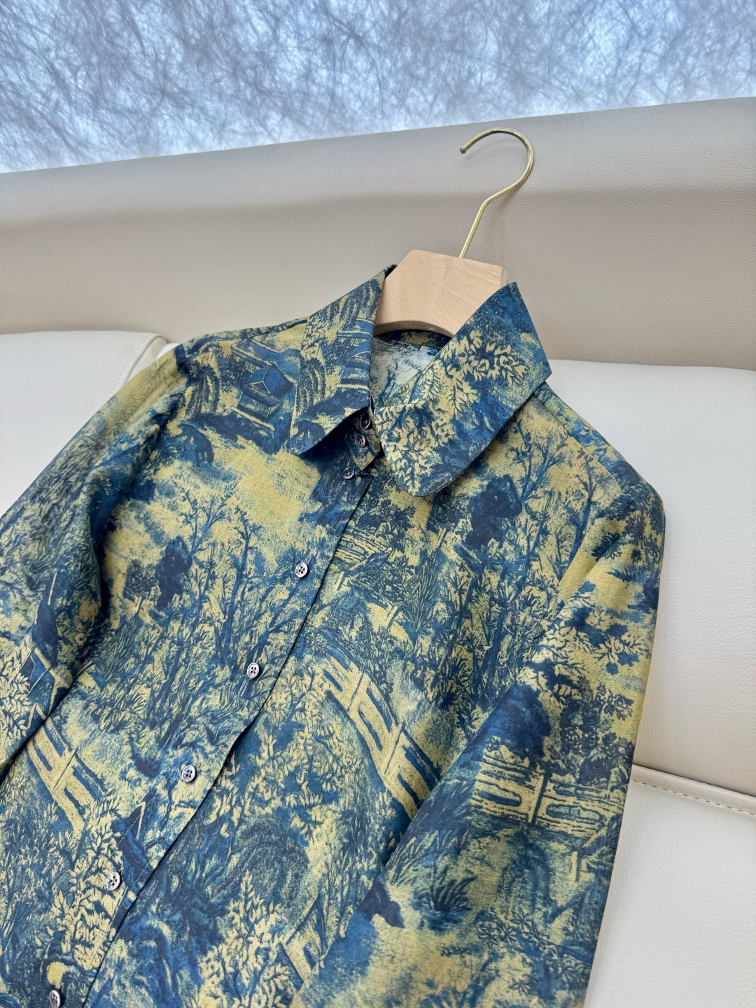 LL013#新款上衣。
30%真丝 棉 写意老料印花长袖真丝棉上衣 MLXL