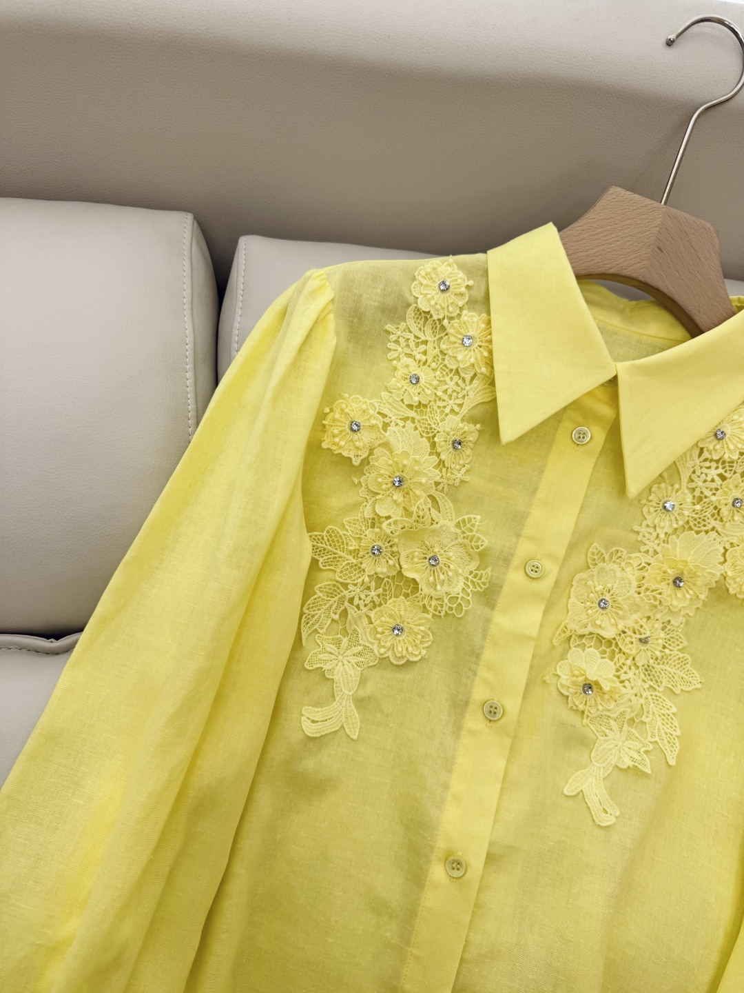 CY035#新款衬衫。
CELINE 100% 亚麻 立体钉花朵 纯色长袖衬衫 三色 SML